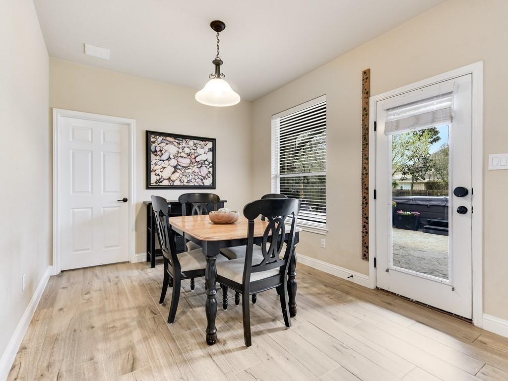 310 Glen Hollow St, Cedar Park, TX 78613