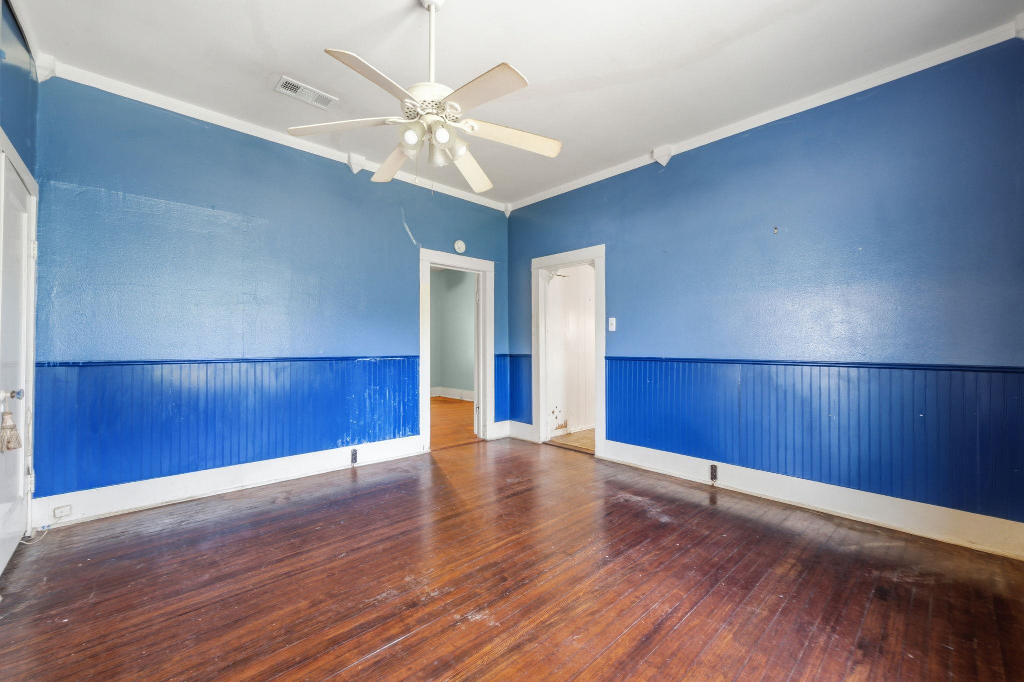 619 W Bell Ave, Rockdale, TX 76567