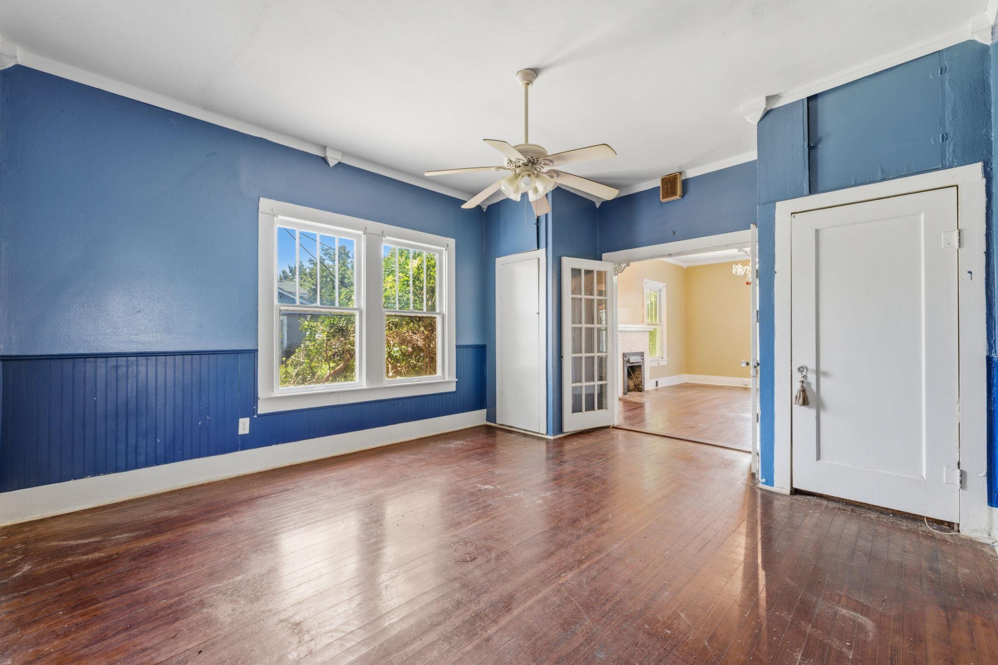 619 W Bell Ave, Rockdale, TX 76567