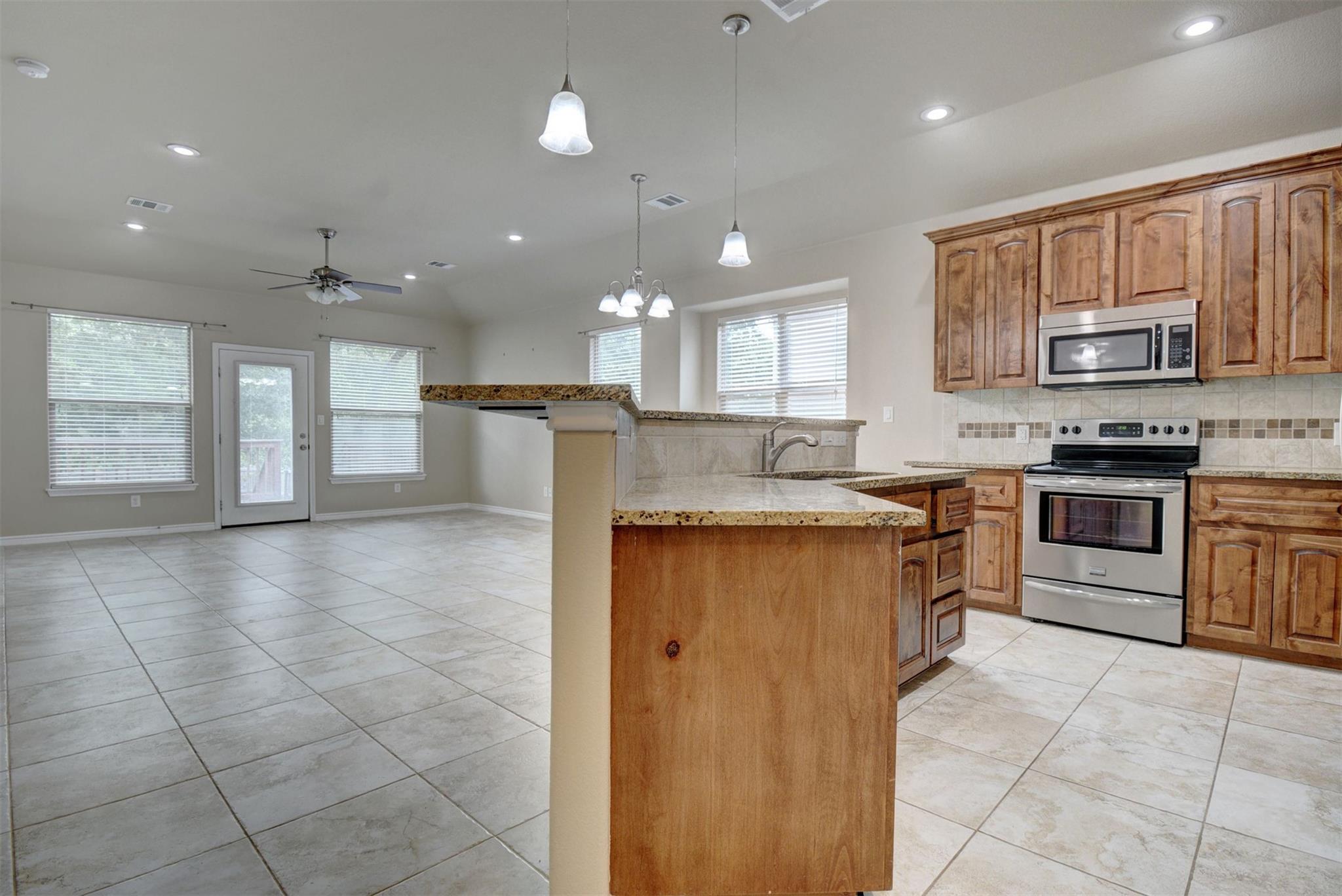 129 N Kaupo Dr # B, Bastrop, TX 78602
