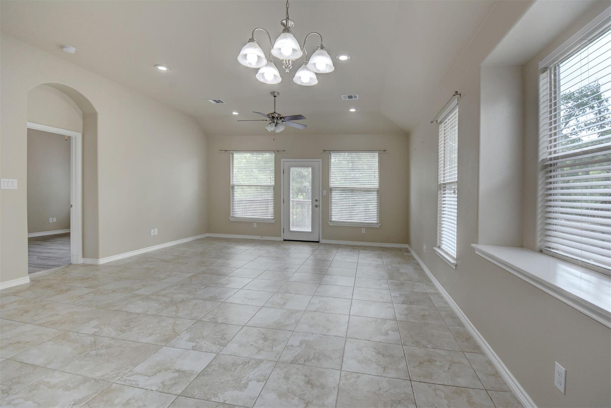 129 N Kaupo Dr # B, Bastrop, TX 78602