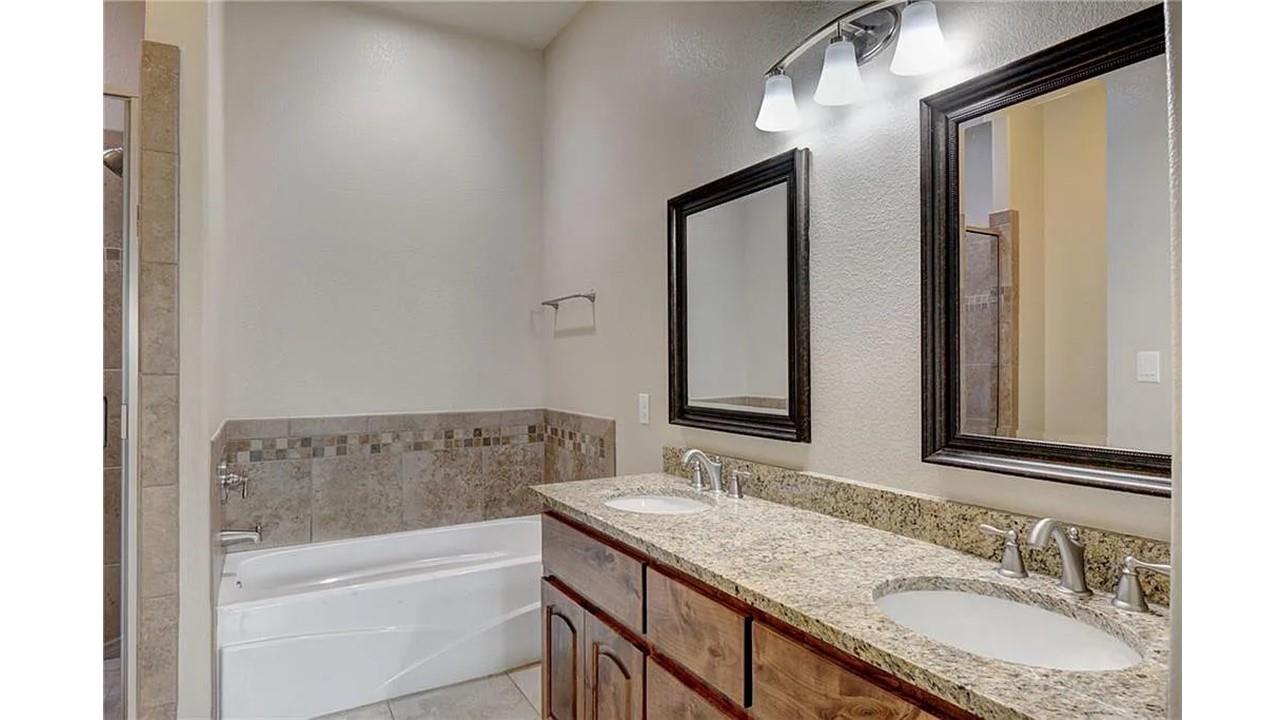 129 N Kaupo Dr # B, Bastrop, TX 78602