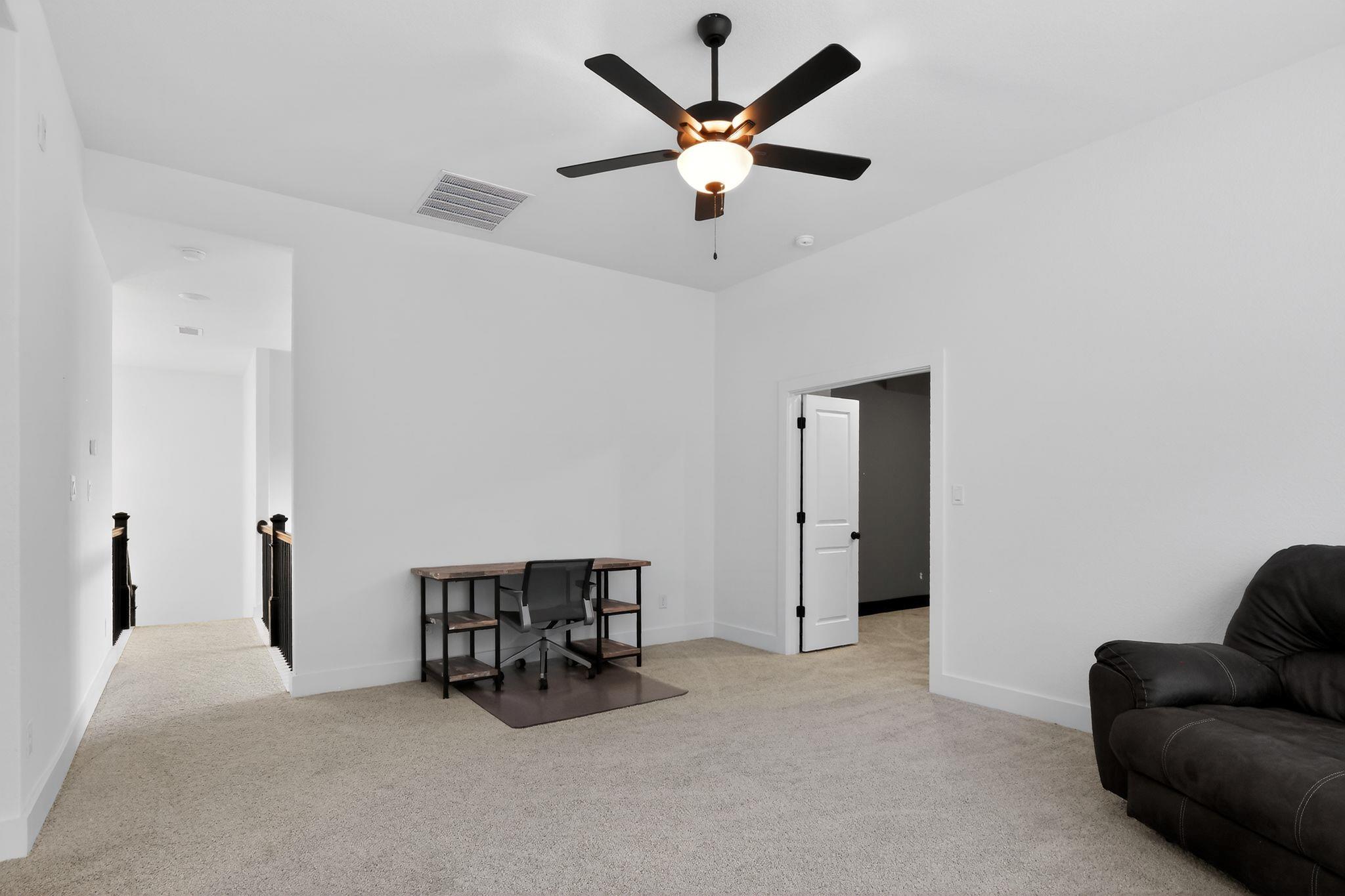 301 McMillian Dr, Liberty Hill, TX 78642
