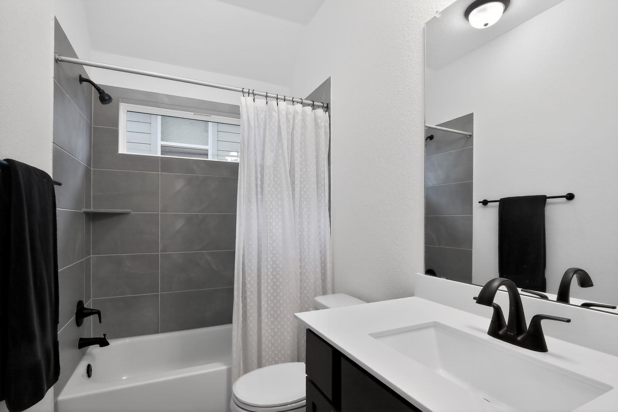 301 McMillian Dr, Liberty Hill, TX 78642