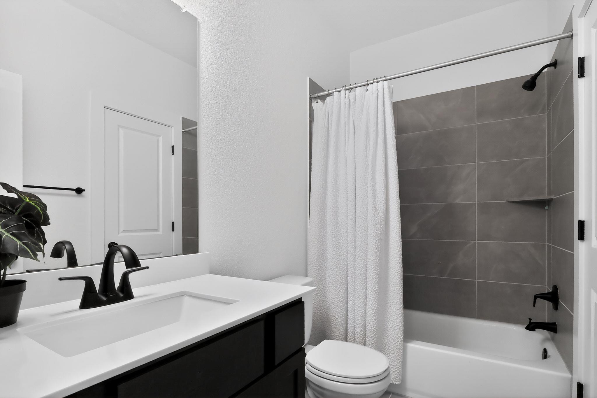 301 McMillian Dr, Liberty Hill, TX 78642