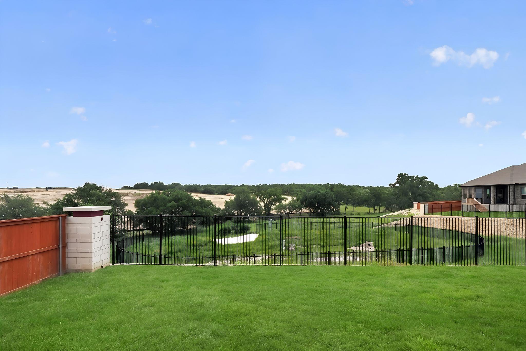 301 McMillian Dr, Liberty Hill, TX 78642