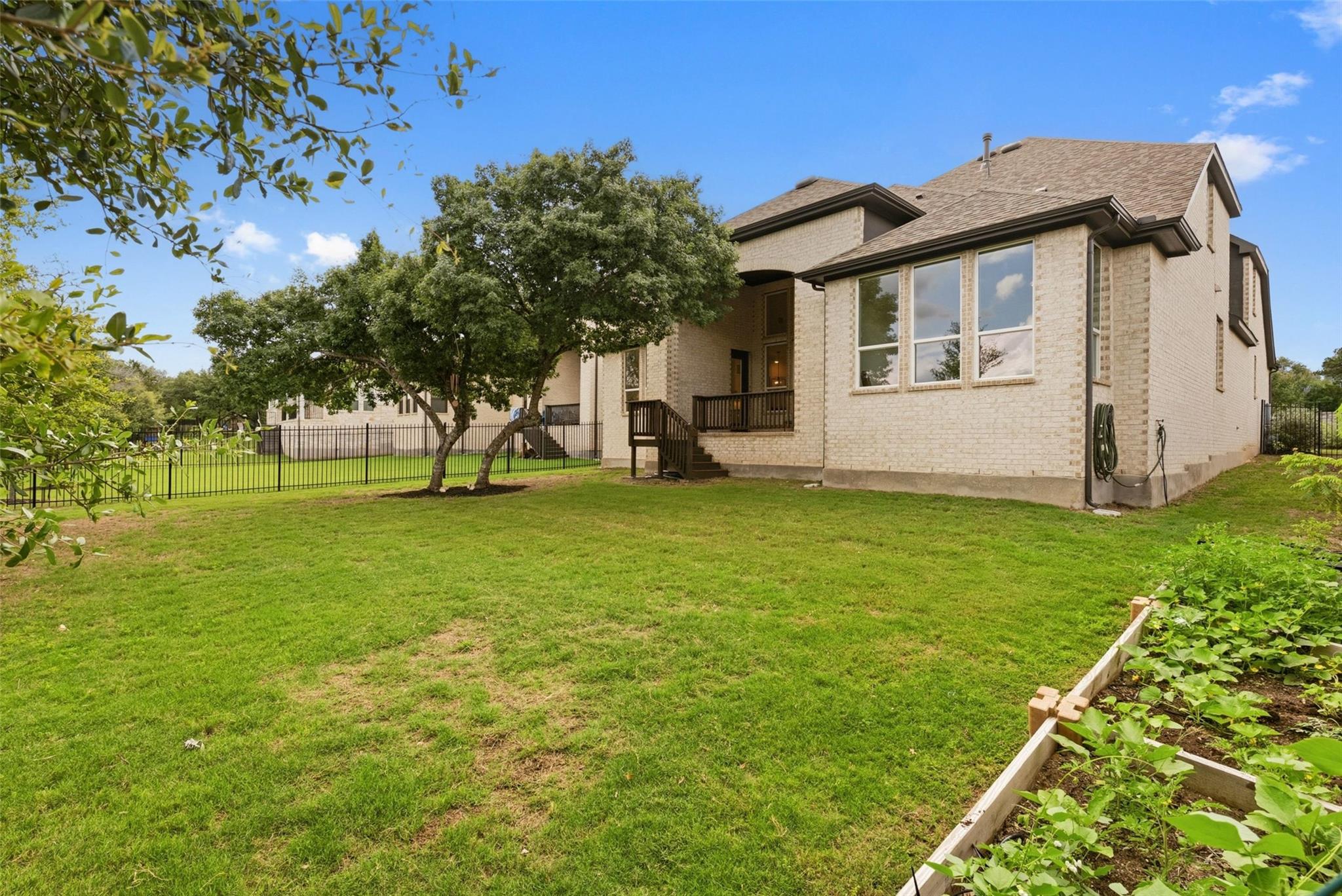 542 Running Bird Rd, Austin, TX 78737