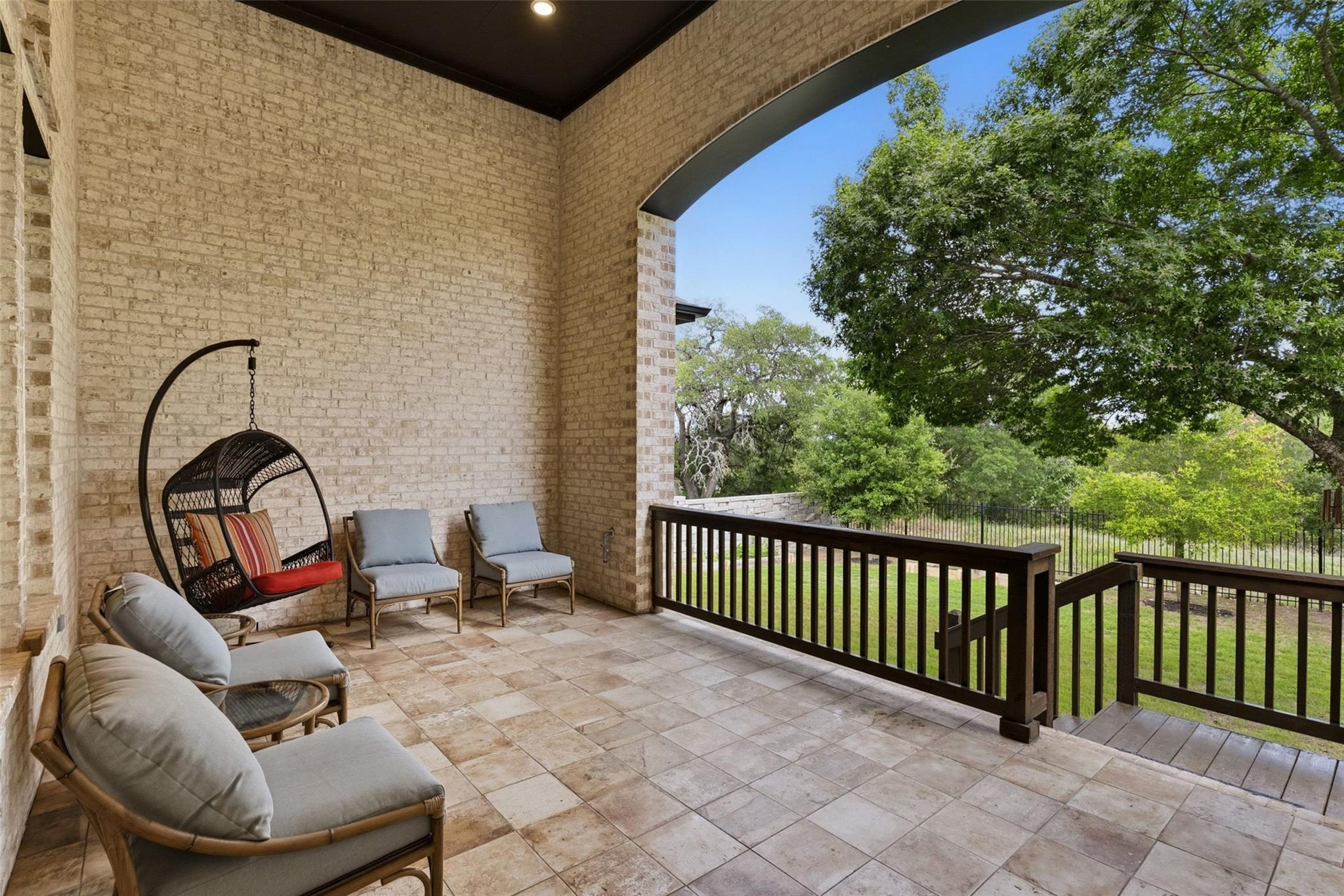 542 Running Bird Rd, Austin, TX 78737