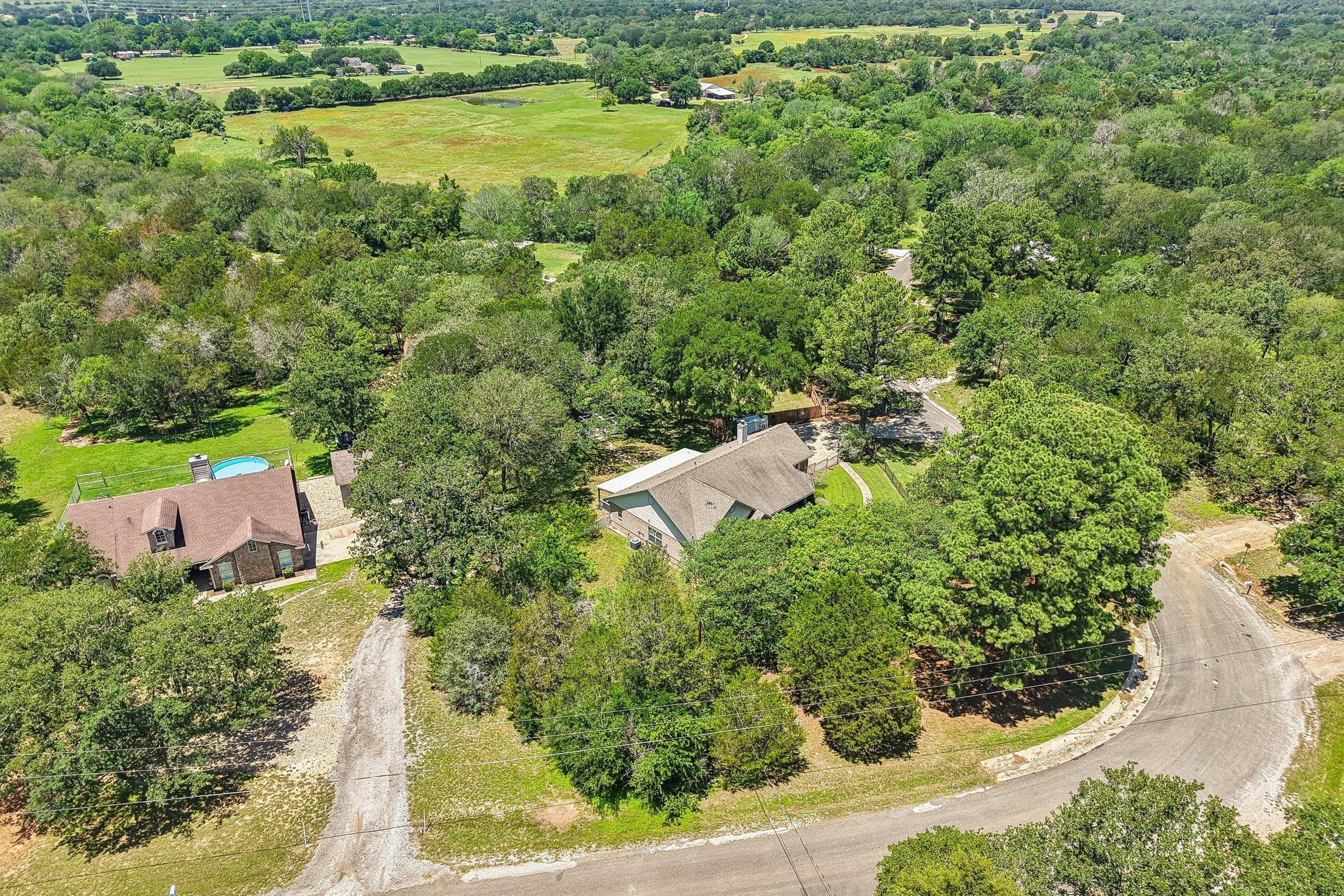 241 Laura Ln, Bastrop, TX 78602