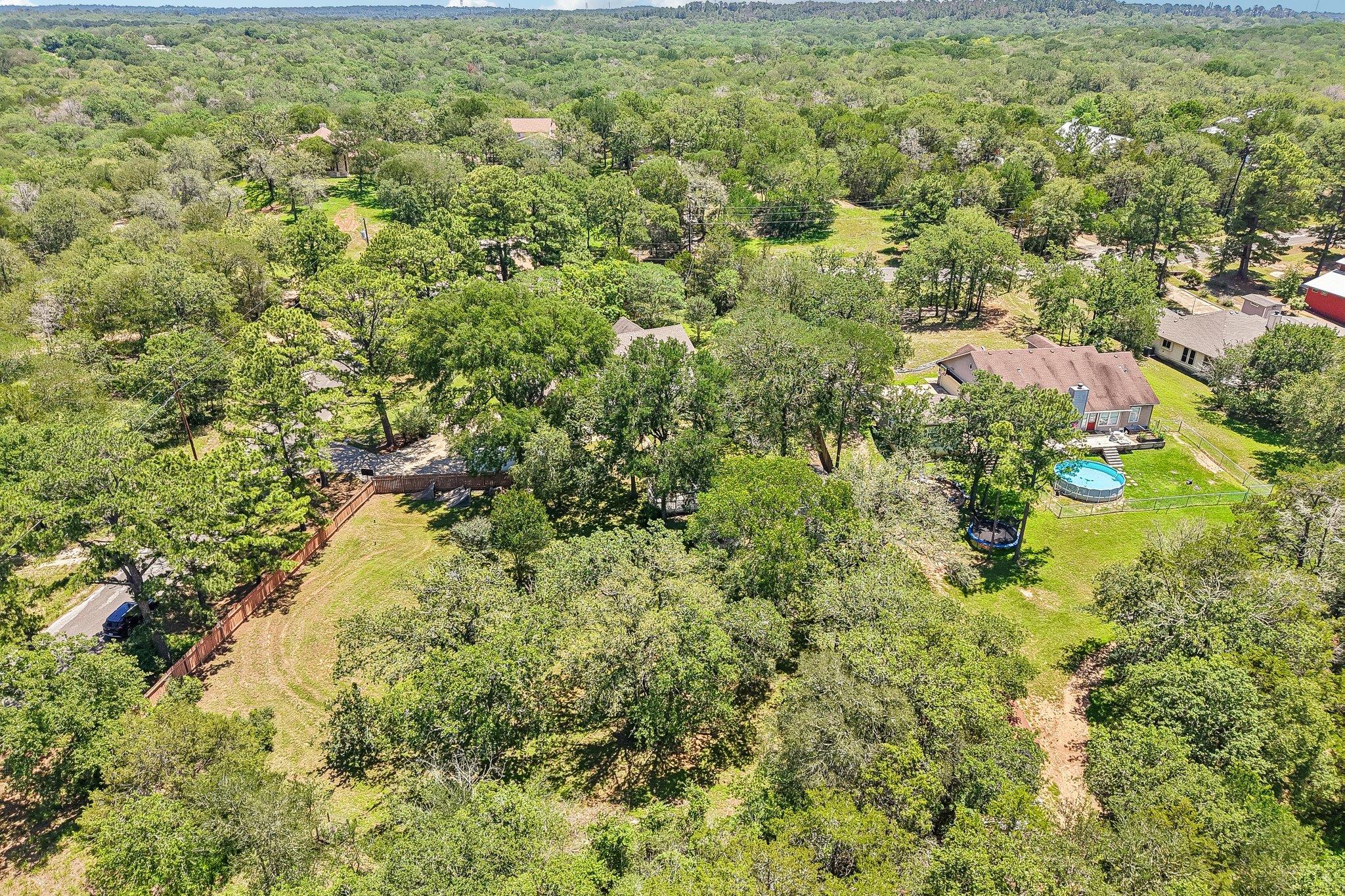 241 Laura Ln, Bastrop, TX 78602