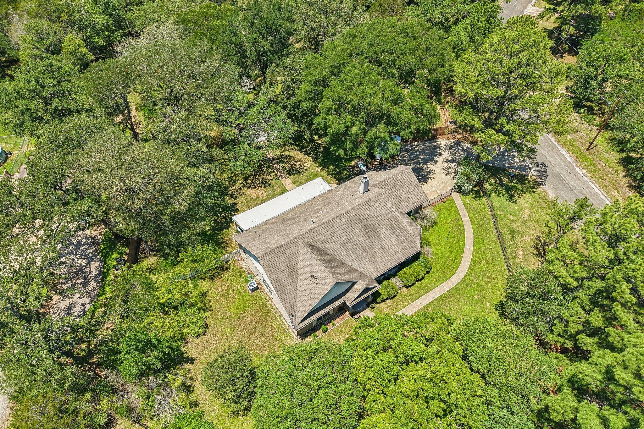 241 Laura Ln, Bastrop, TX 78602