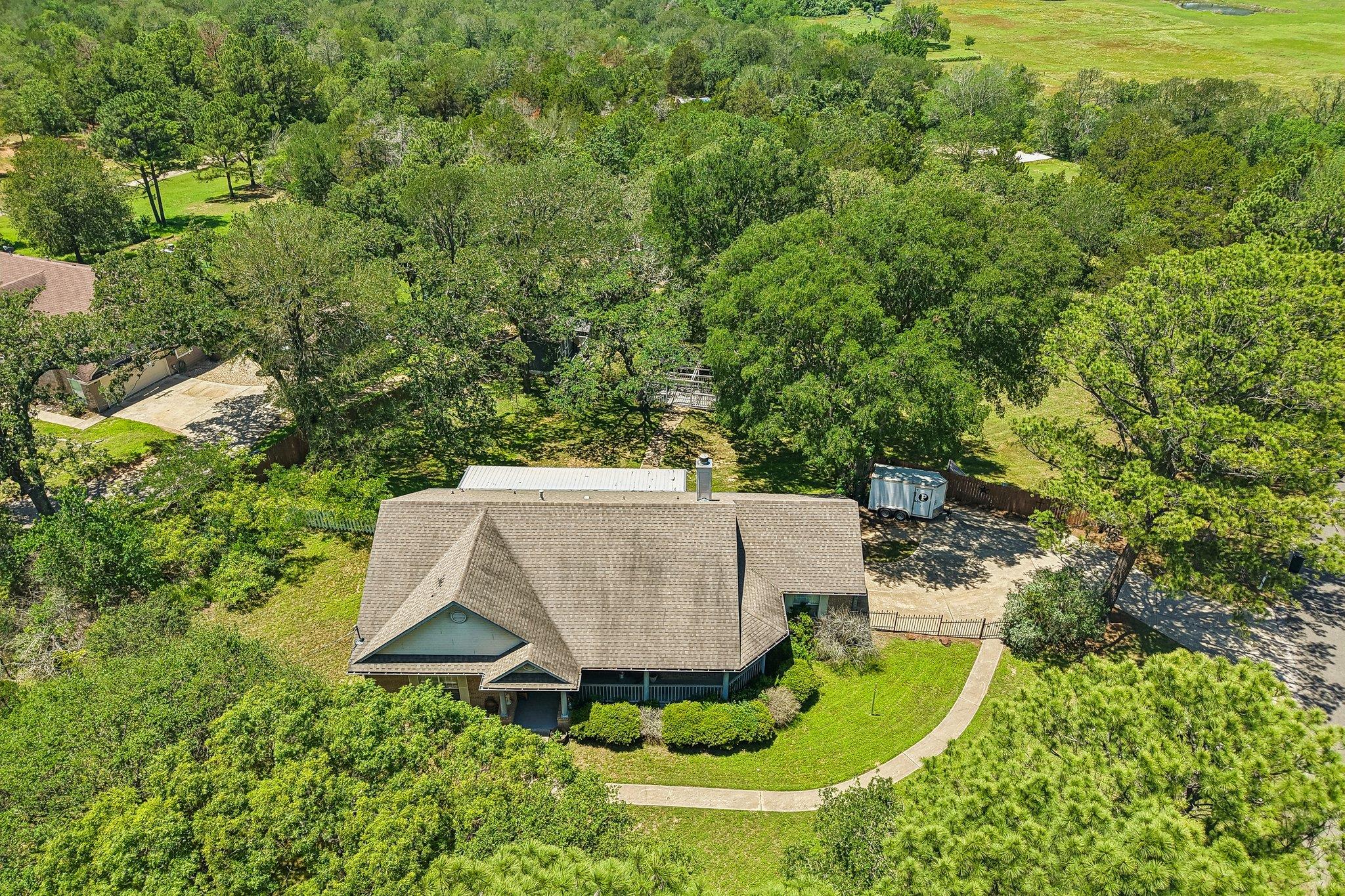 241 Laura Ln, Bastrop, TX 78602