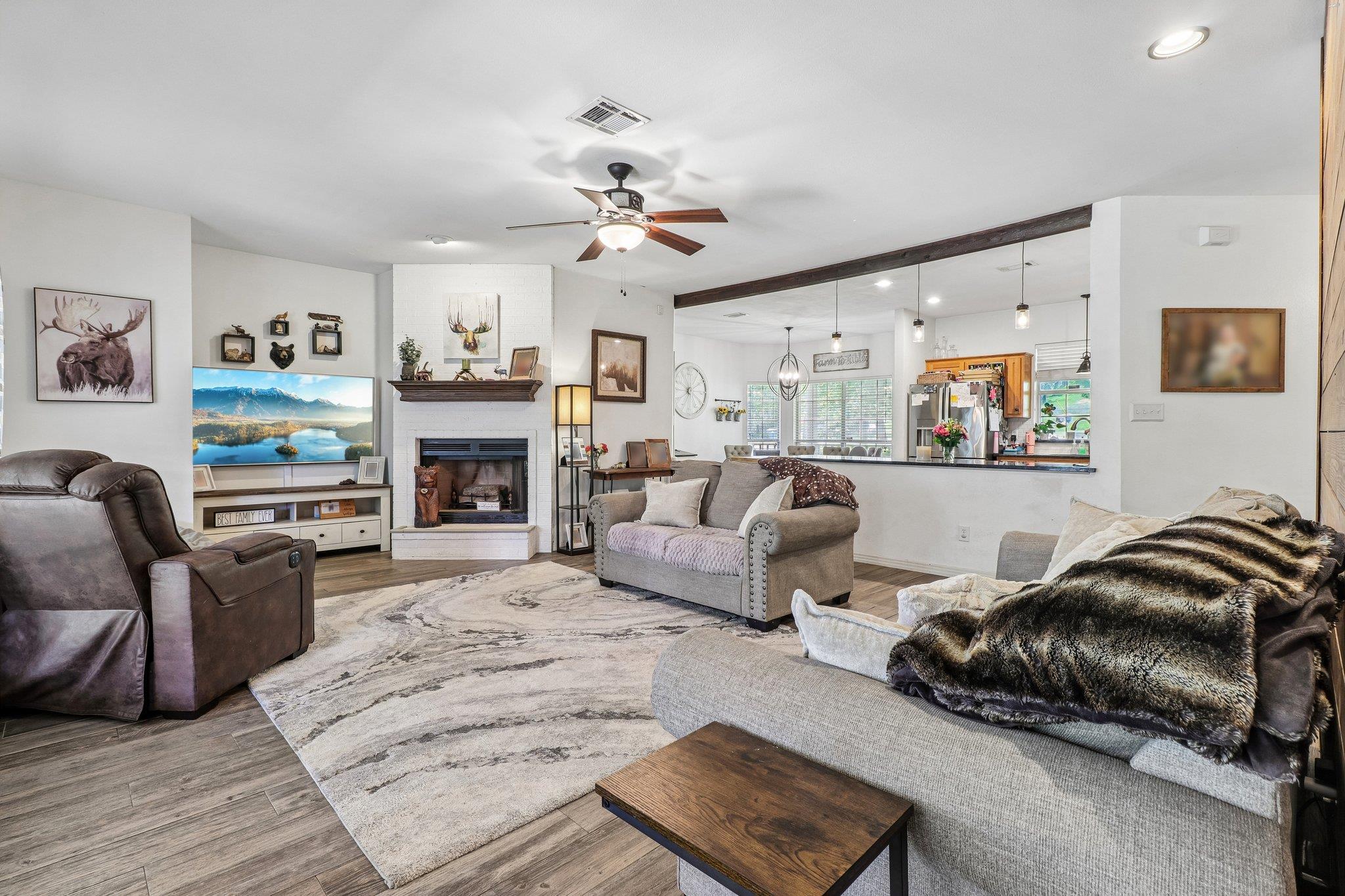 241 Laura Ln, Bastrop, TX 78602