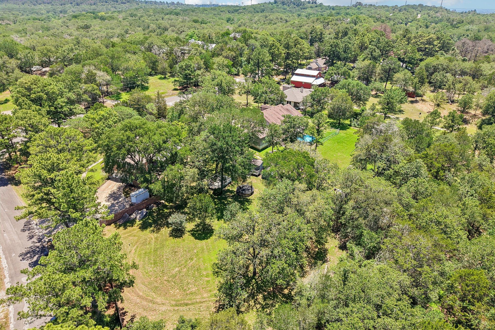 241 Laura Ln, Bastrop, TX 78602