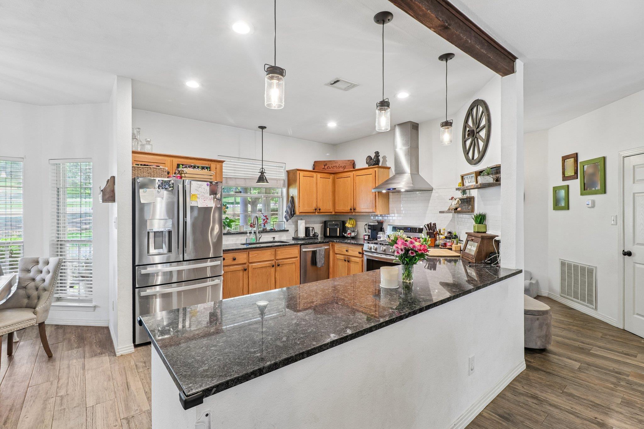 241 Laura Ln, Bastrop, TX 78602