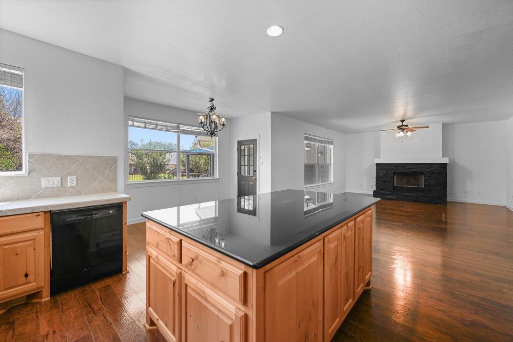 105 Farm House Rd, San Marcos, TX 78666