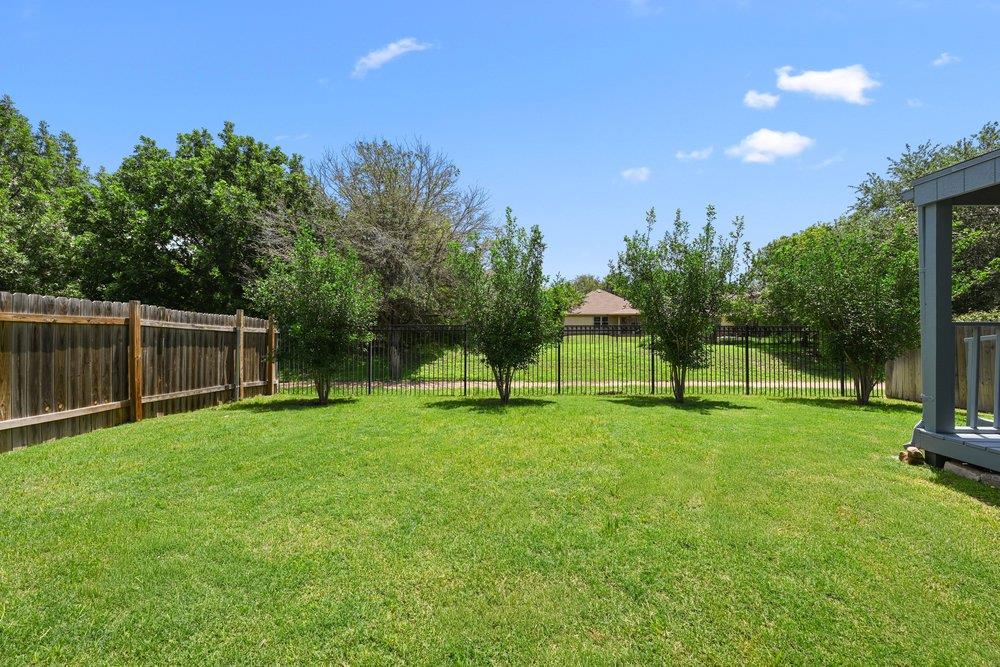 105 Farm House Rd, San Marcos, TX 78666