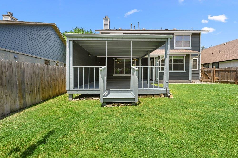 105 Farm House Rd, San Marcos, TX 78666