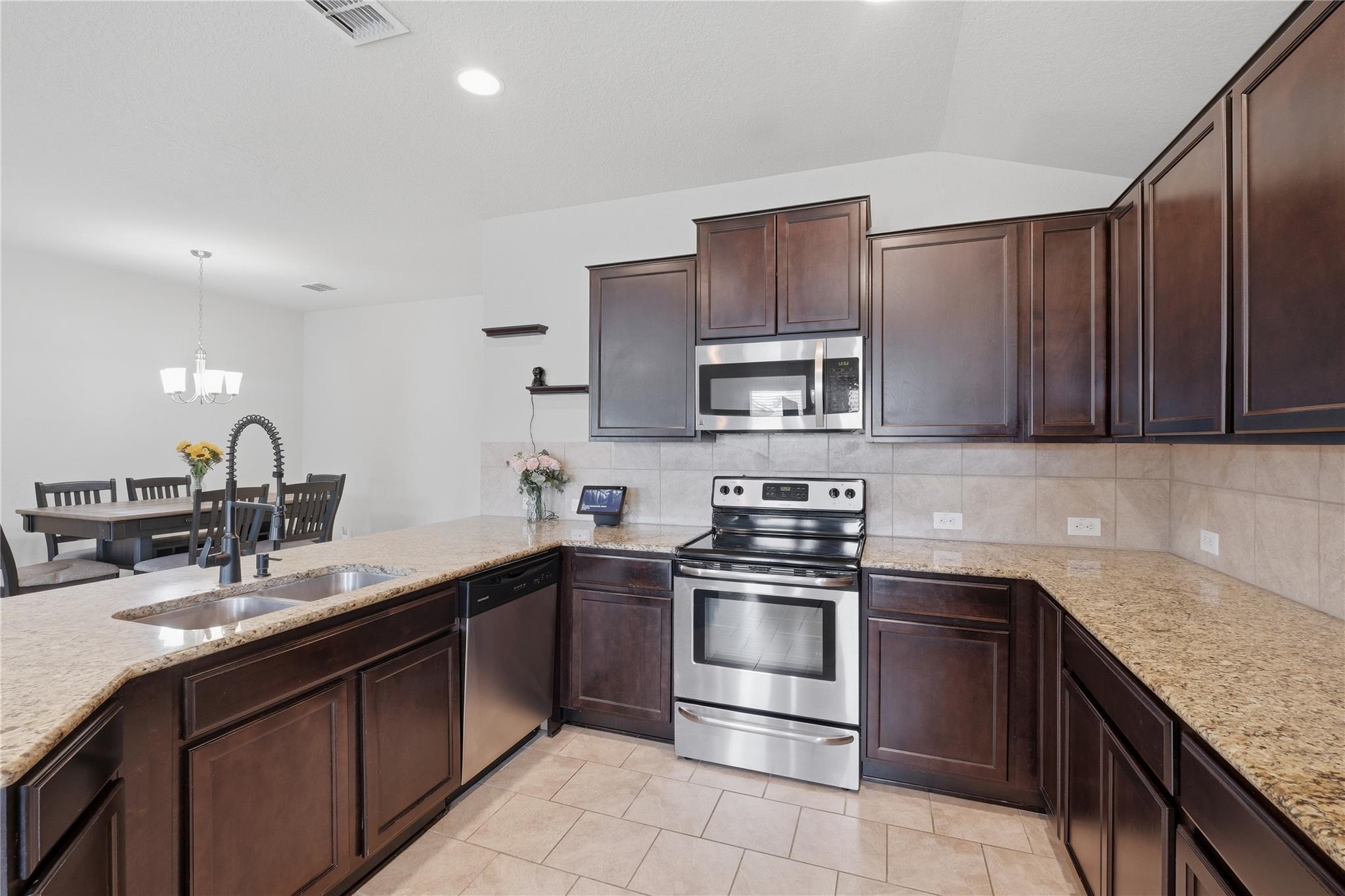 8867 Belgian Fls, San Antonio, TX 78254