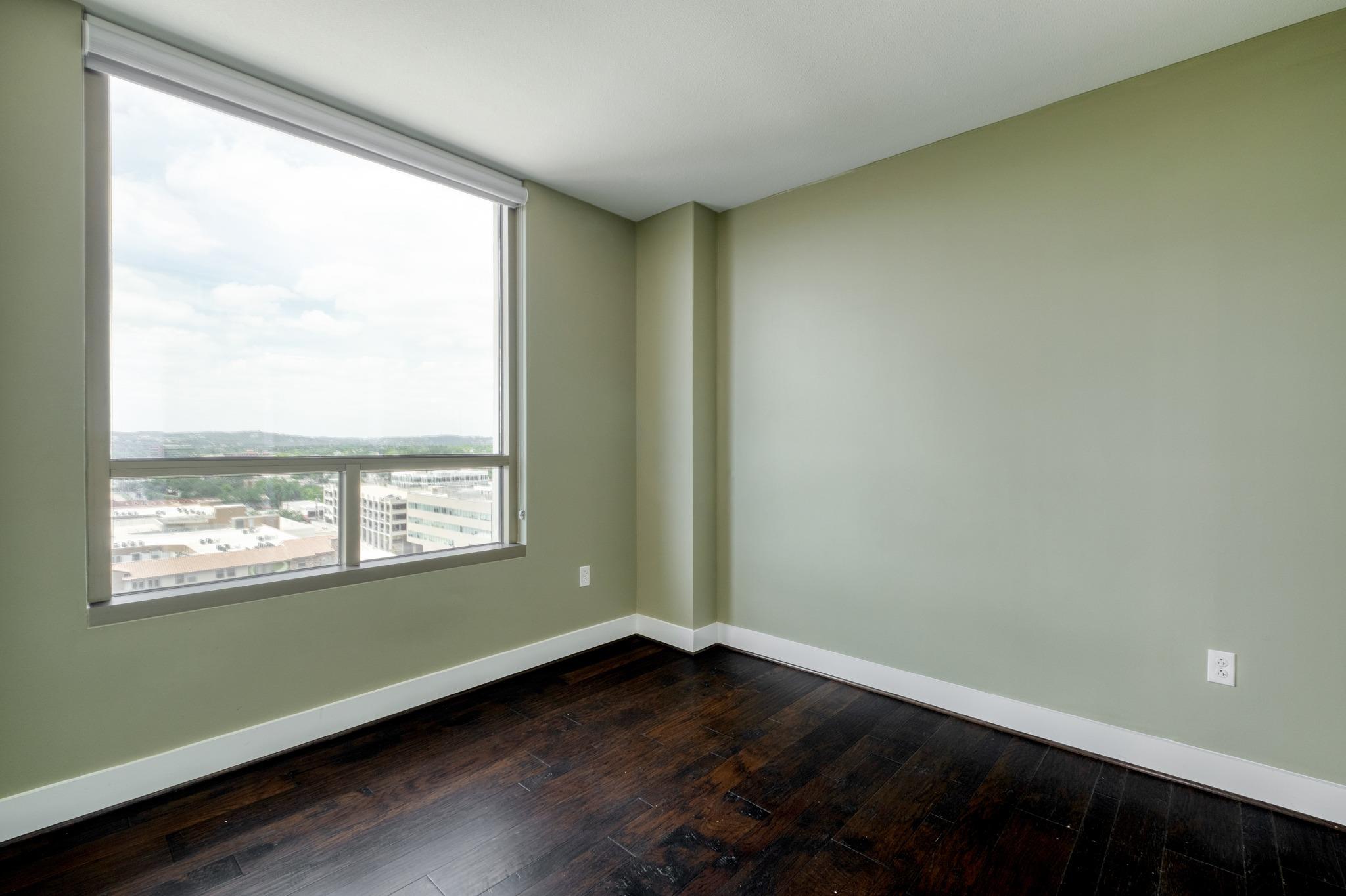 300 Bowie St # 1305, Austin, TX 78703