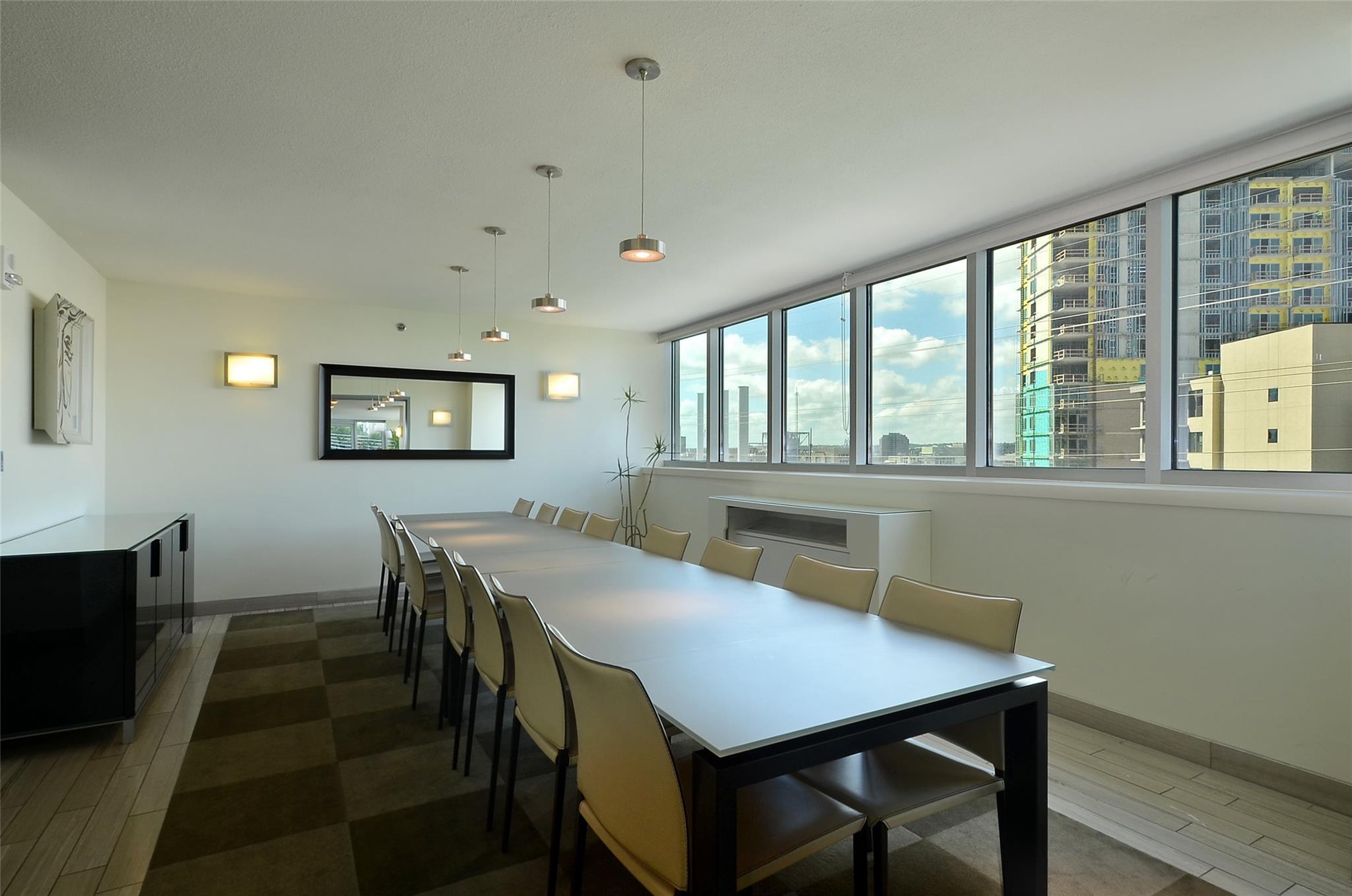 300 Bowie St # 1305, Austin, TX 78703