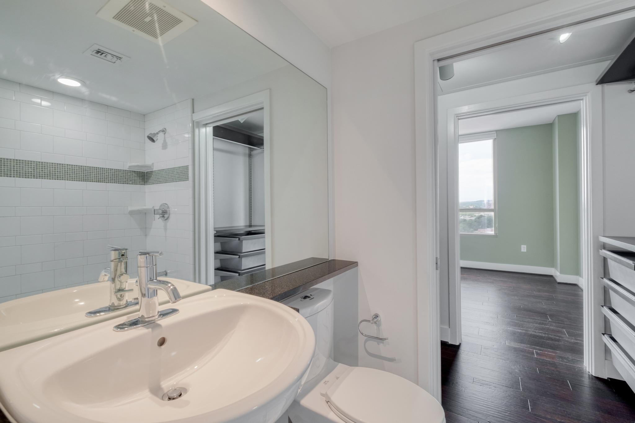 300 Bowie St # 1305, Austin, TX 78703