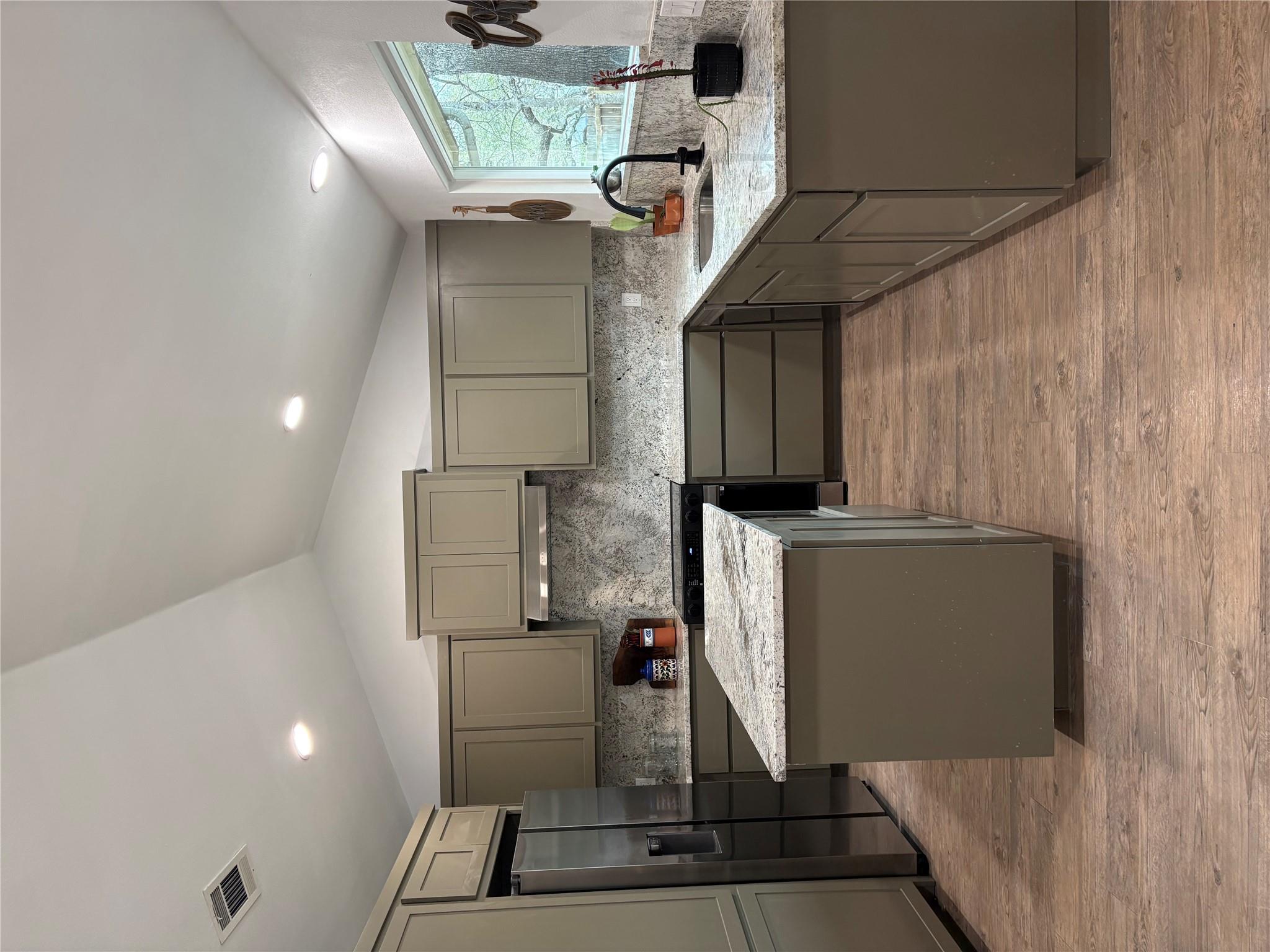 106 S Mount Rushmore Dr, Cedar Park, TX 78613
