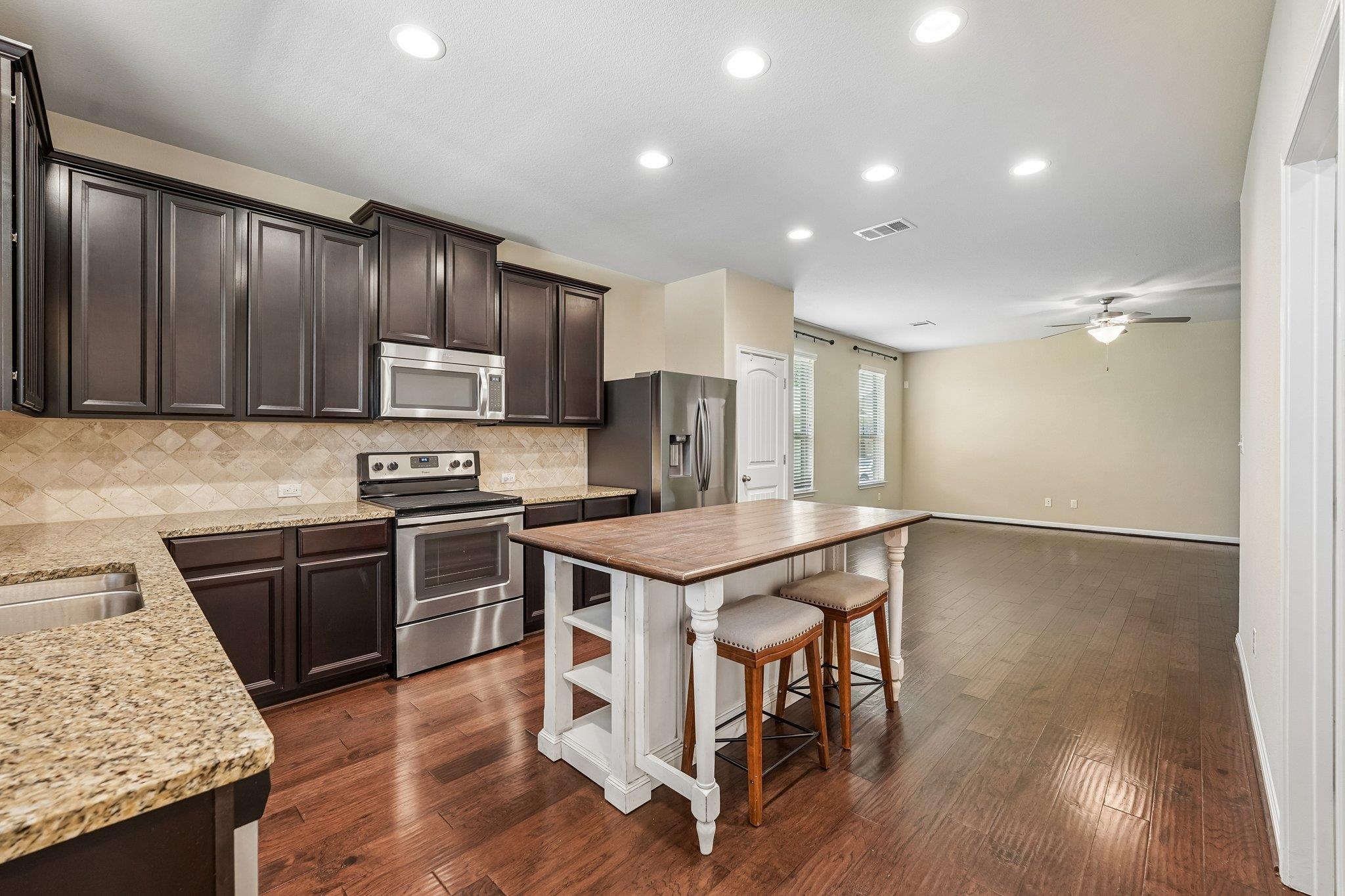 323 Quarry Ln, Liberty Hill, TX 78642