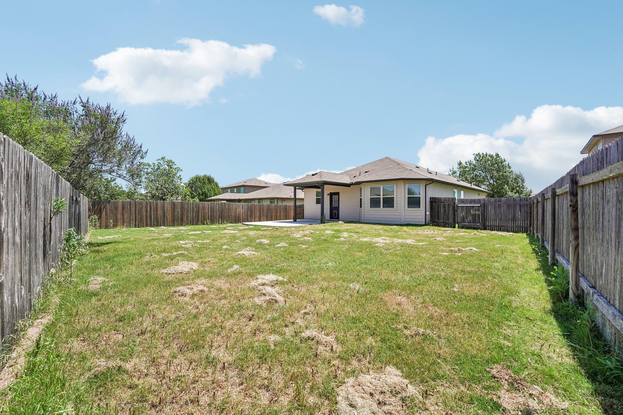323 Quarry Ln, Liberty Hill, TX 78642