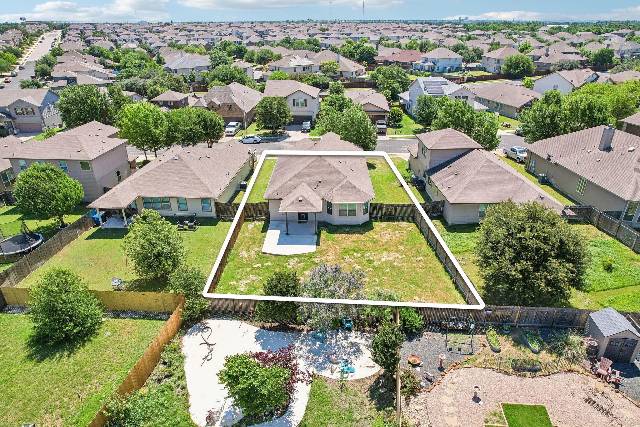 323 Quarry Ln, Liberty Hill, TX 78642