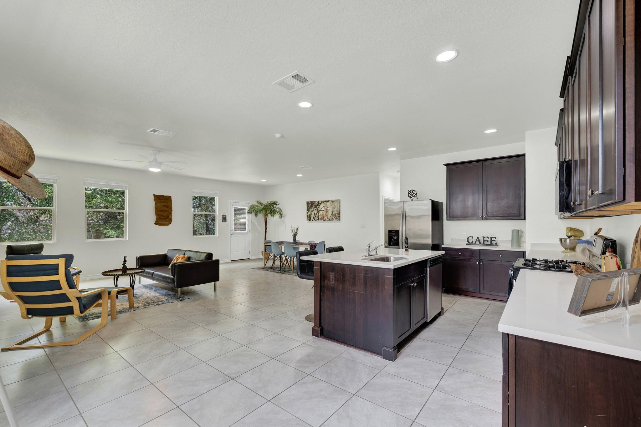 216 MARY MAX Cir, San Marcos, TX 78666