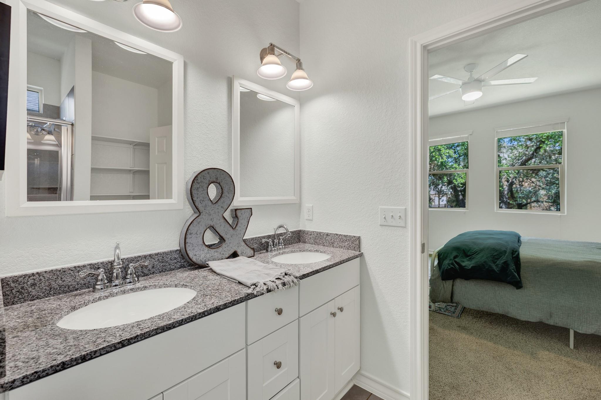 216 MARY MAX Cir, San Marcos, TX 78666