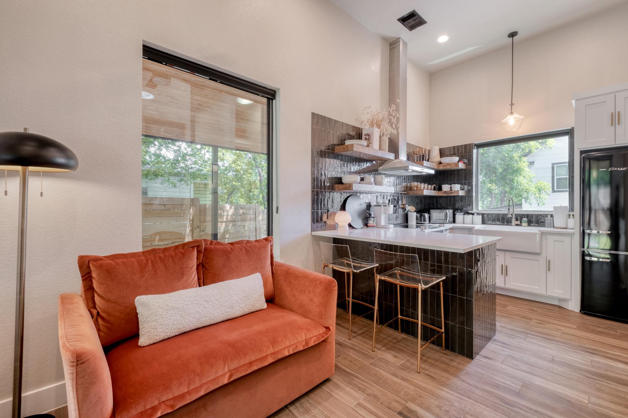 1904 E 16th St # 2, Austin, TX 78702