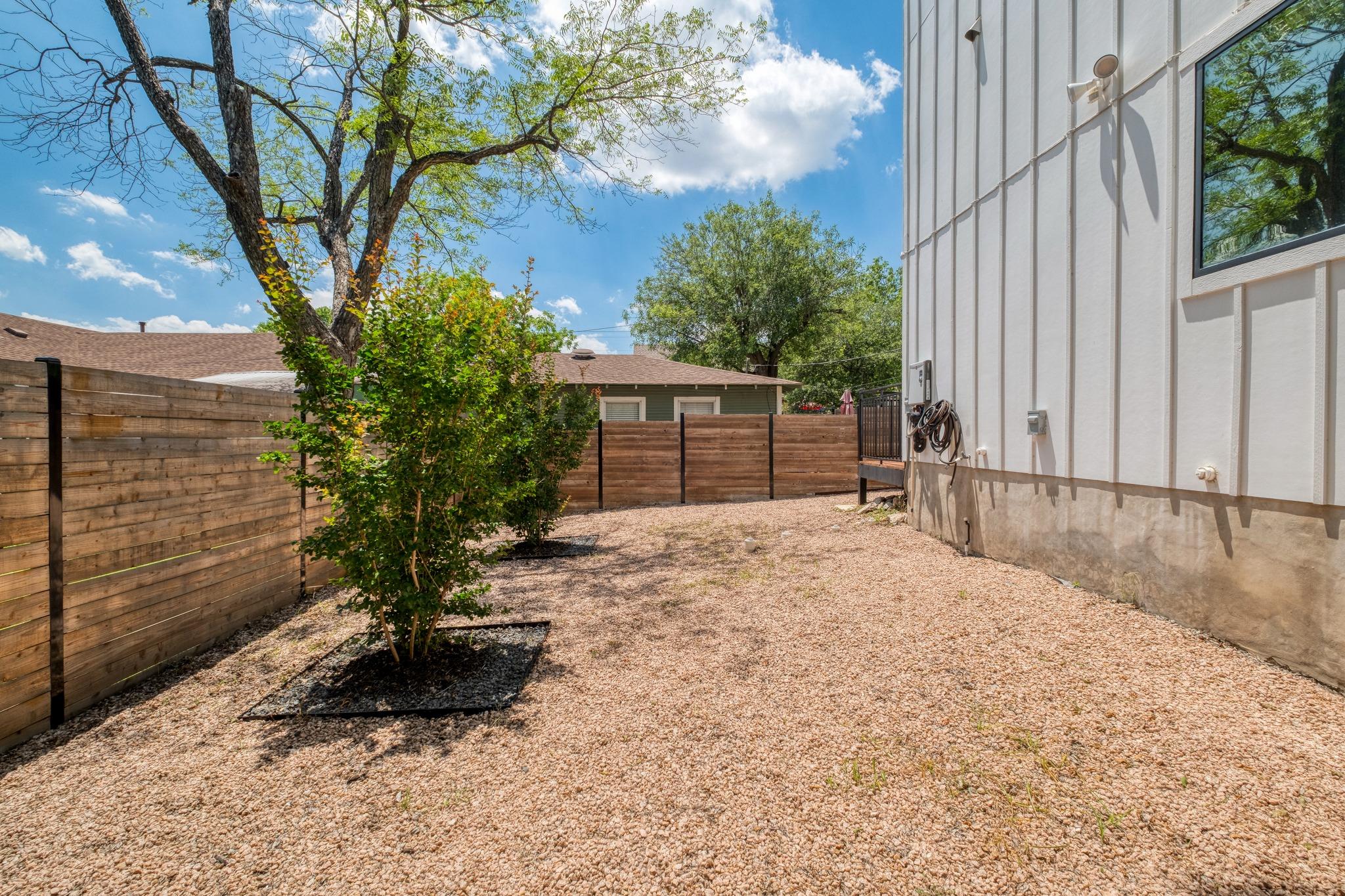 1904 E 16th St # 2, Austin, TX 78702