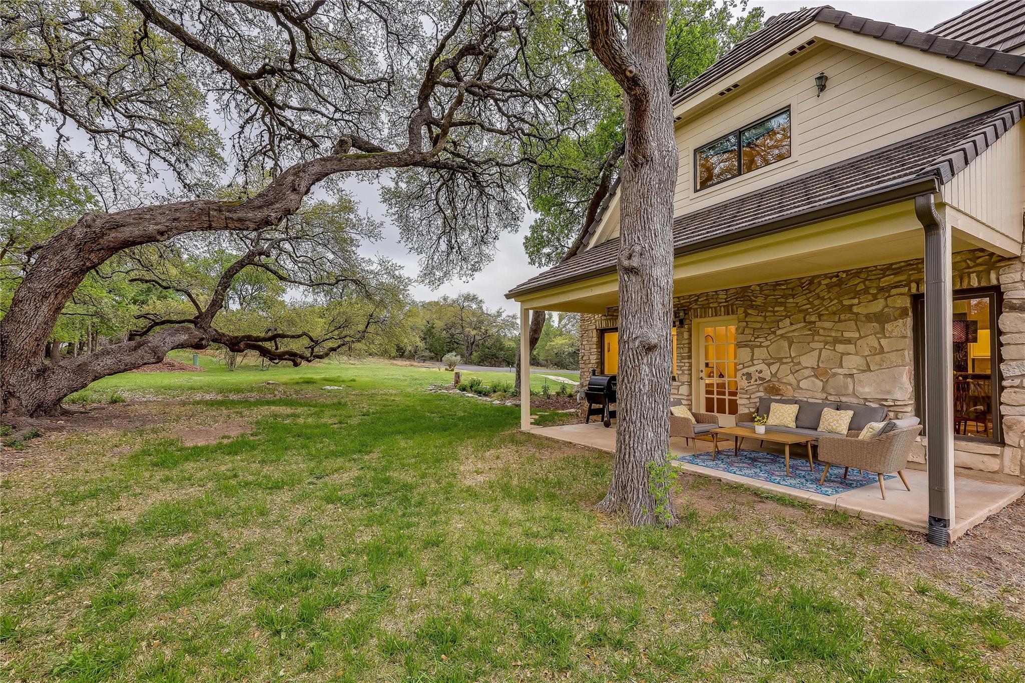 8004 Golden Oaks Ln, Austin, TX 78737