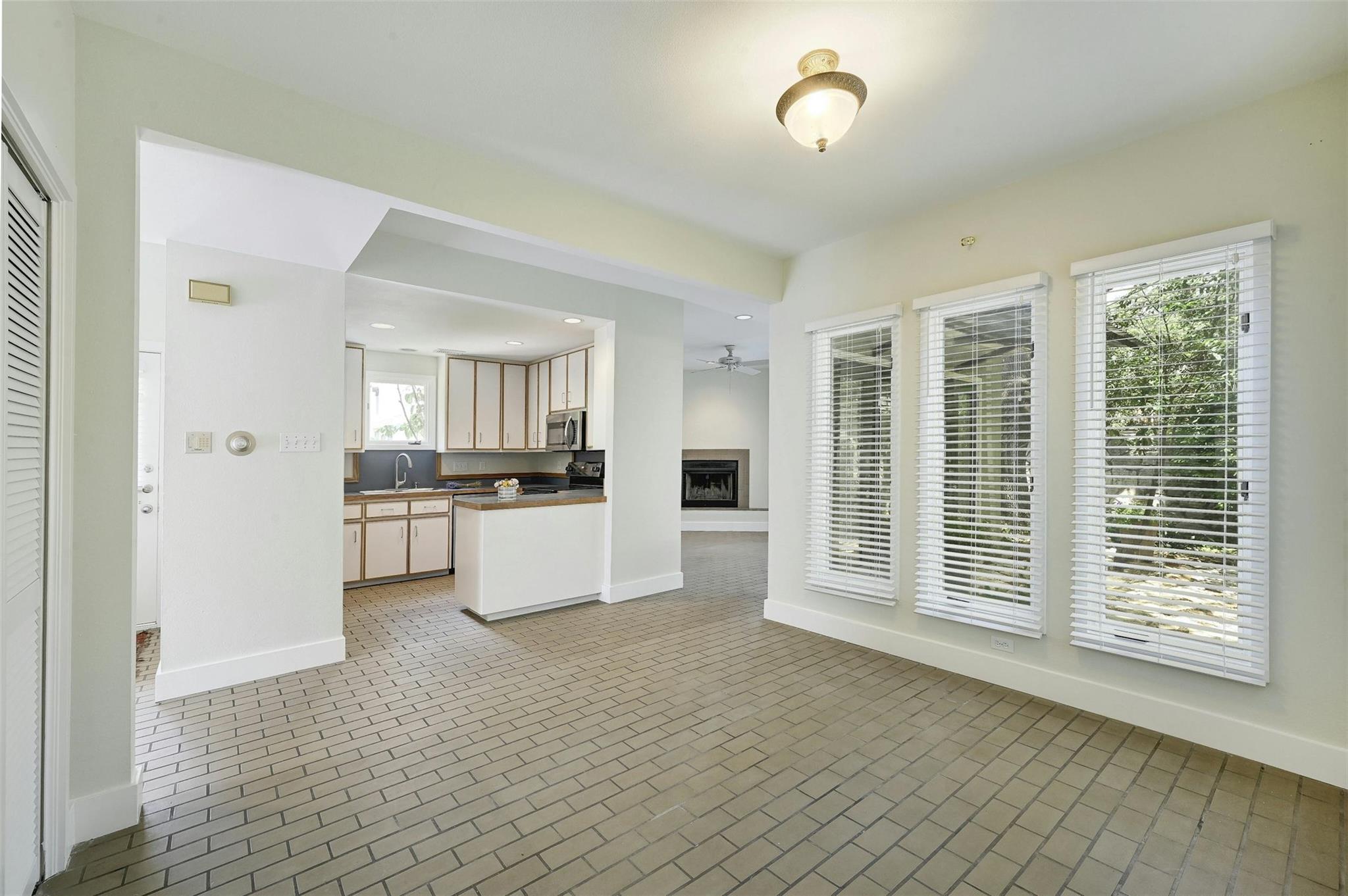 1401 Marshall Ln # B, Austin, TX 78703