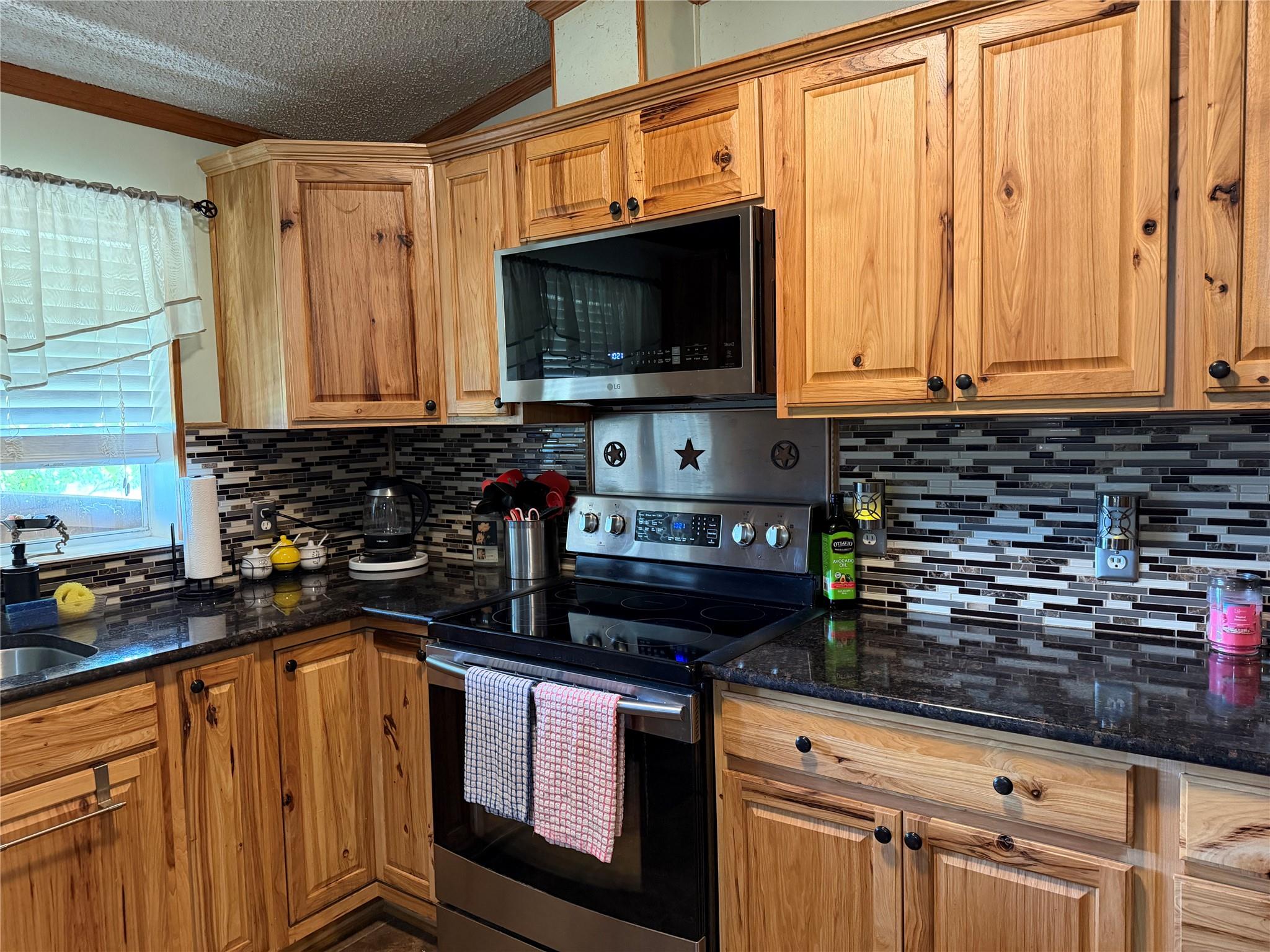 829 Old Highway 20 Highway # A, McDade, TX 78650