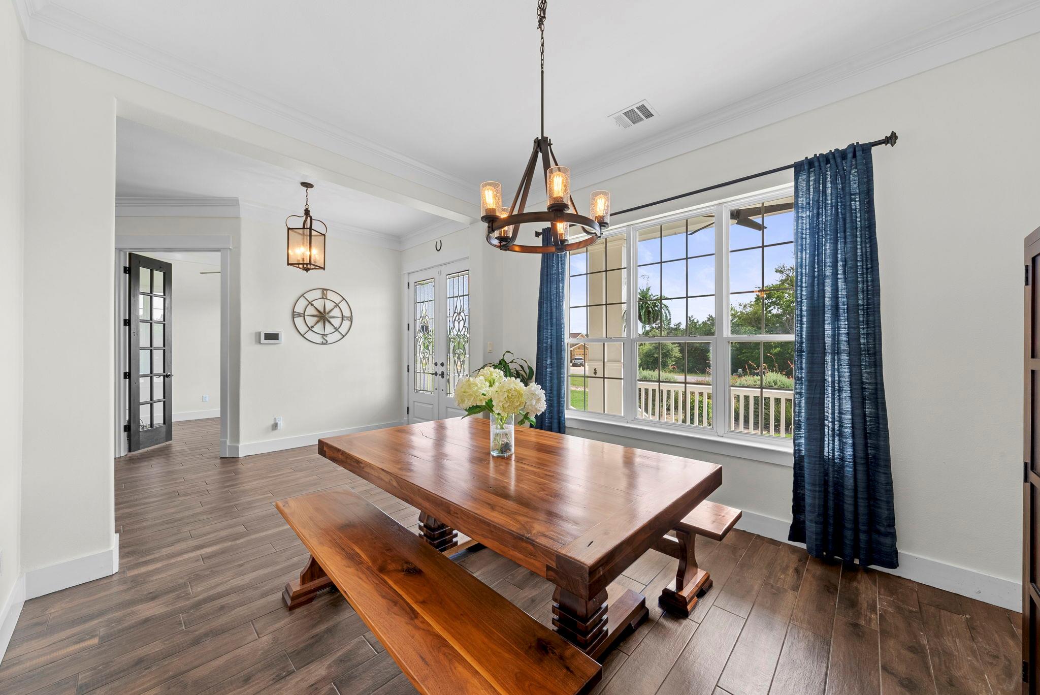 520 Goodnight Trl, Dripping Springs, TX 78620