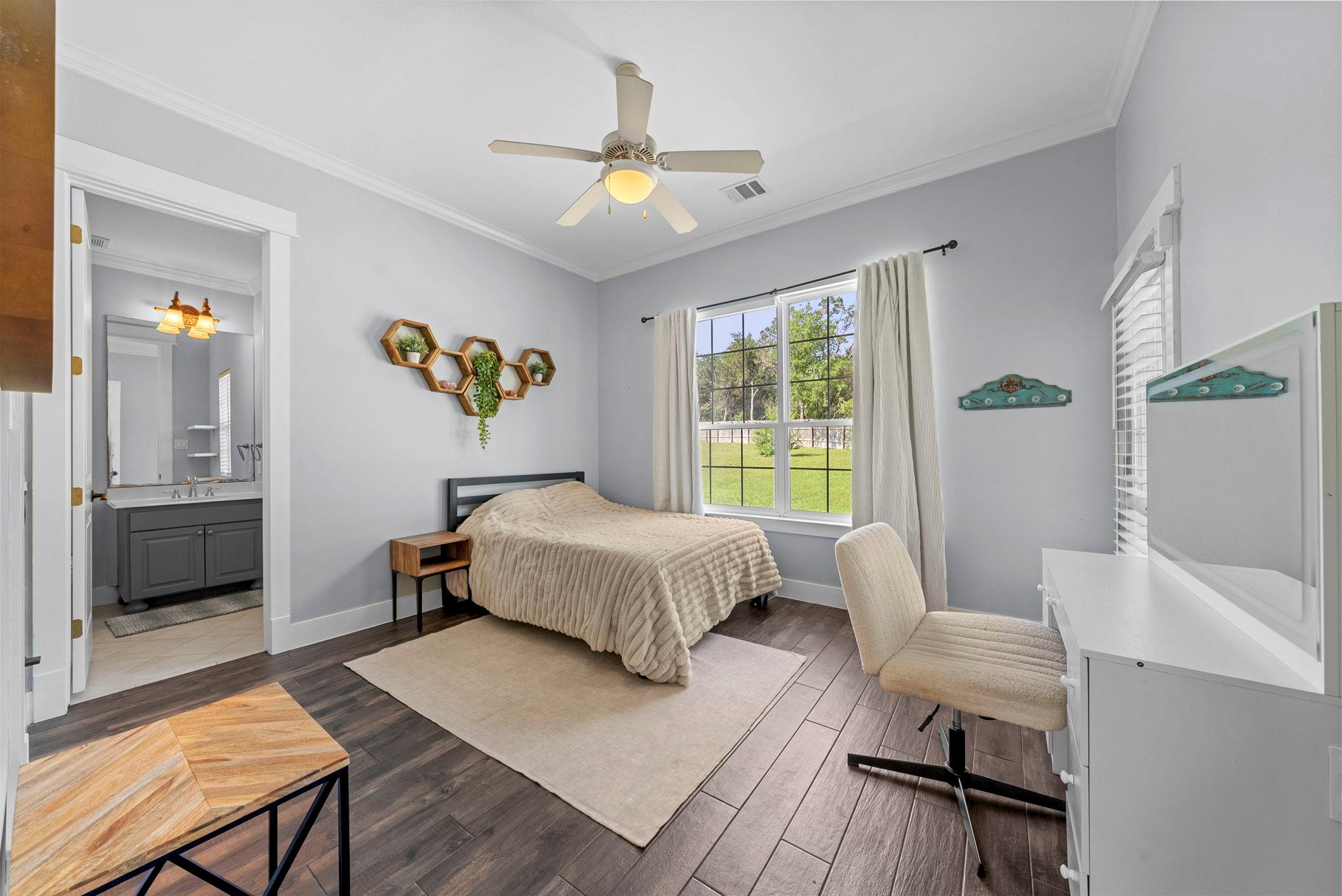 520 Goodnight Trl, Dripping Springs, TX 78620