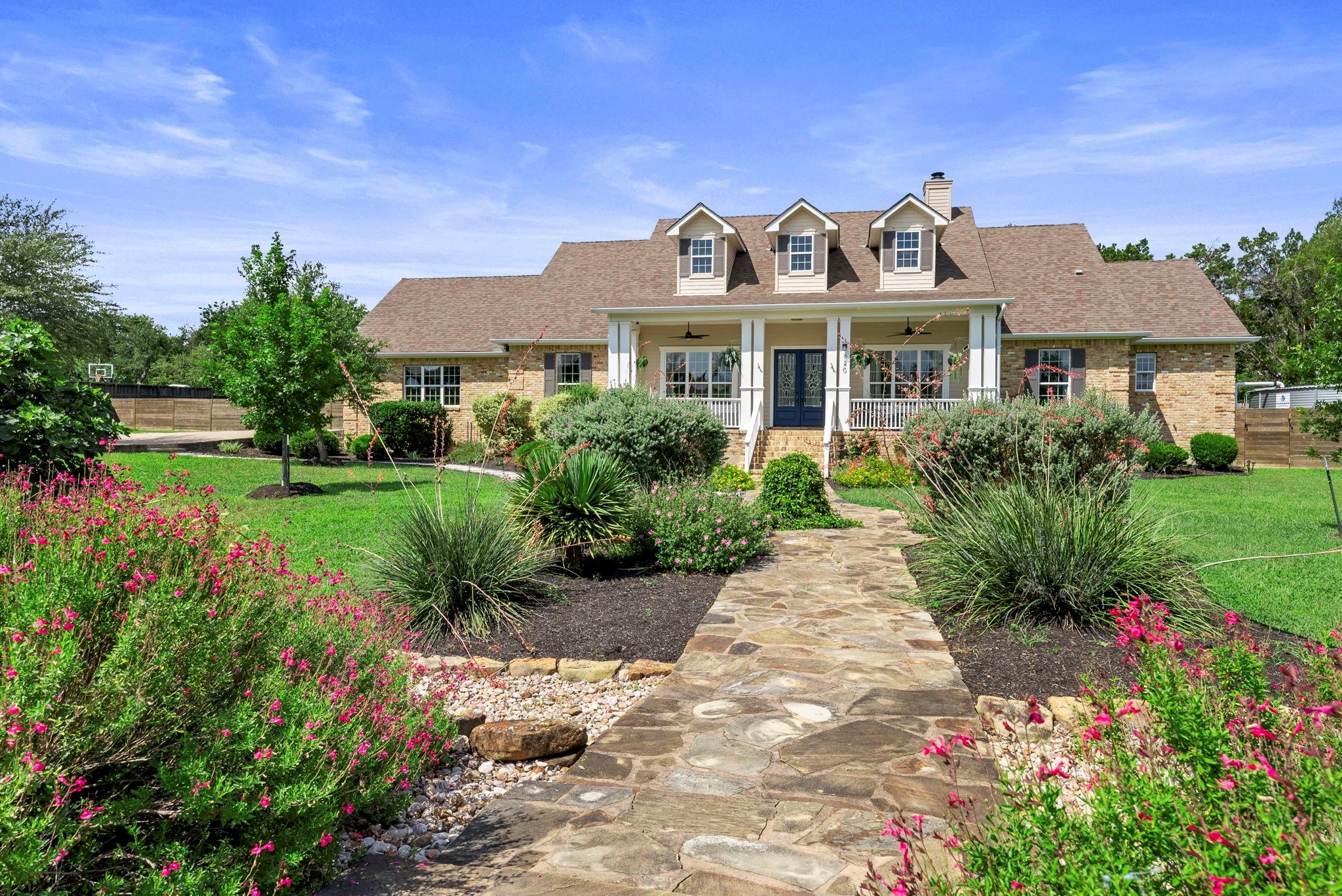 520 Goodnight Trl, Dripping Springs, TX 78620
