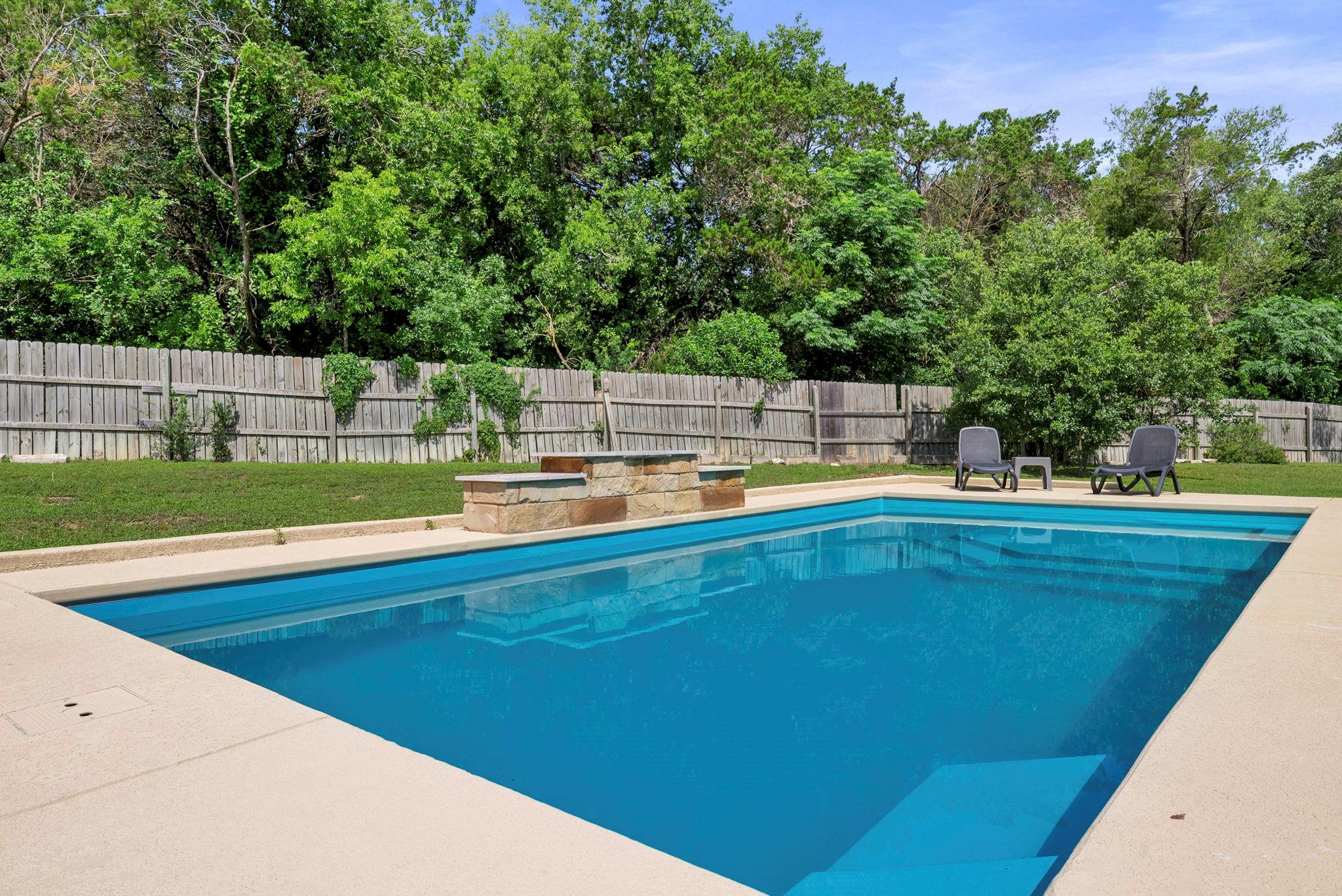 520 Goodnight Trl, Dripping Springs, TX 78620