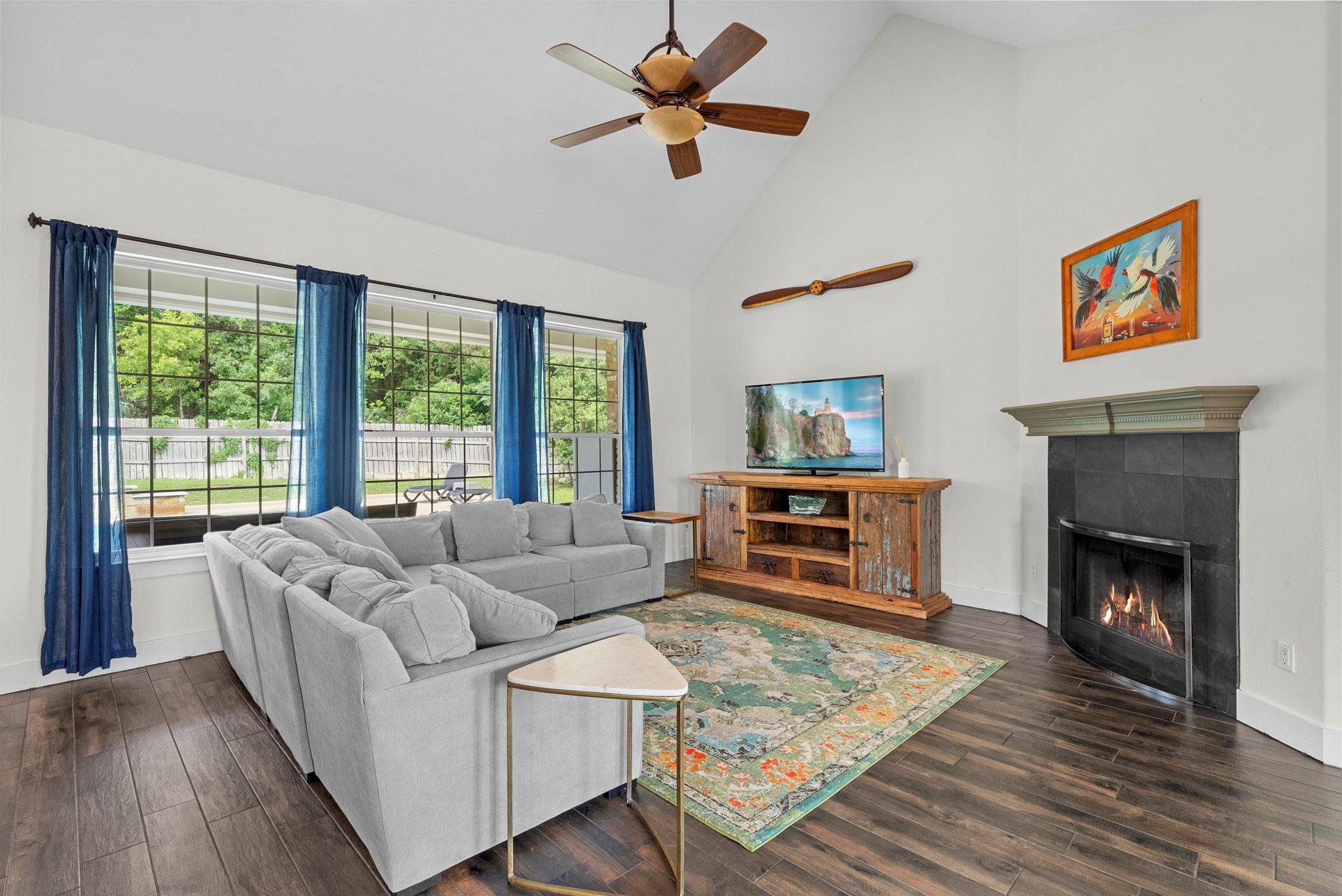 520 Goodnight Trl, Dripping Springs, TX 78620
