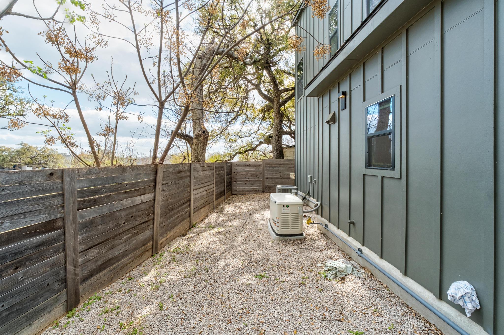 1183 Oakgrove Ave # 2, Austin, TX 78702