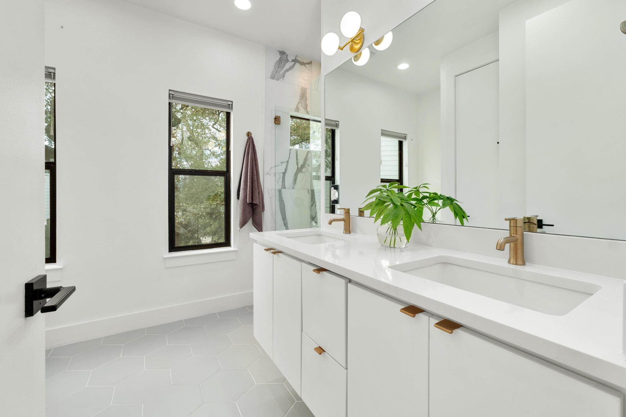1183 Oakgrove Ave # 2, Austin, TX 78702