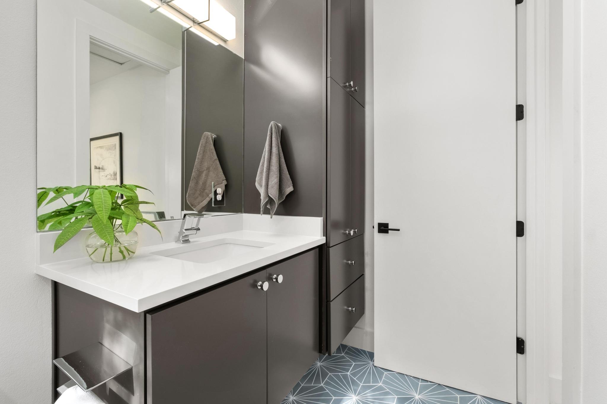 1183 Oakgrove Ave # 2, Austin, TX 78702