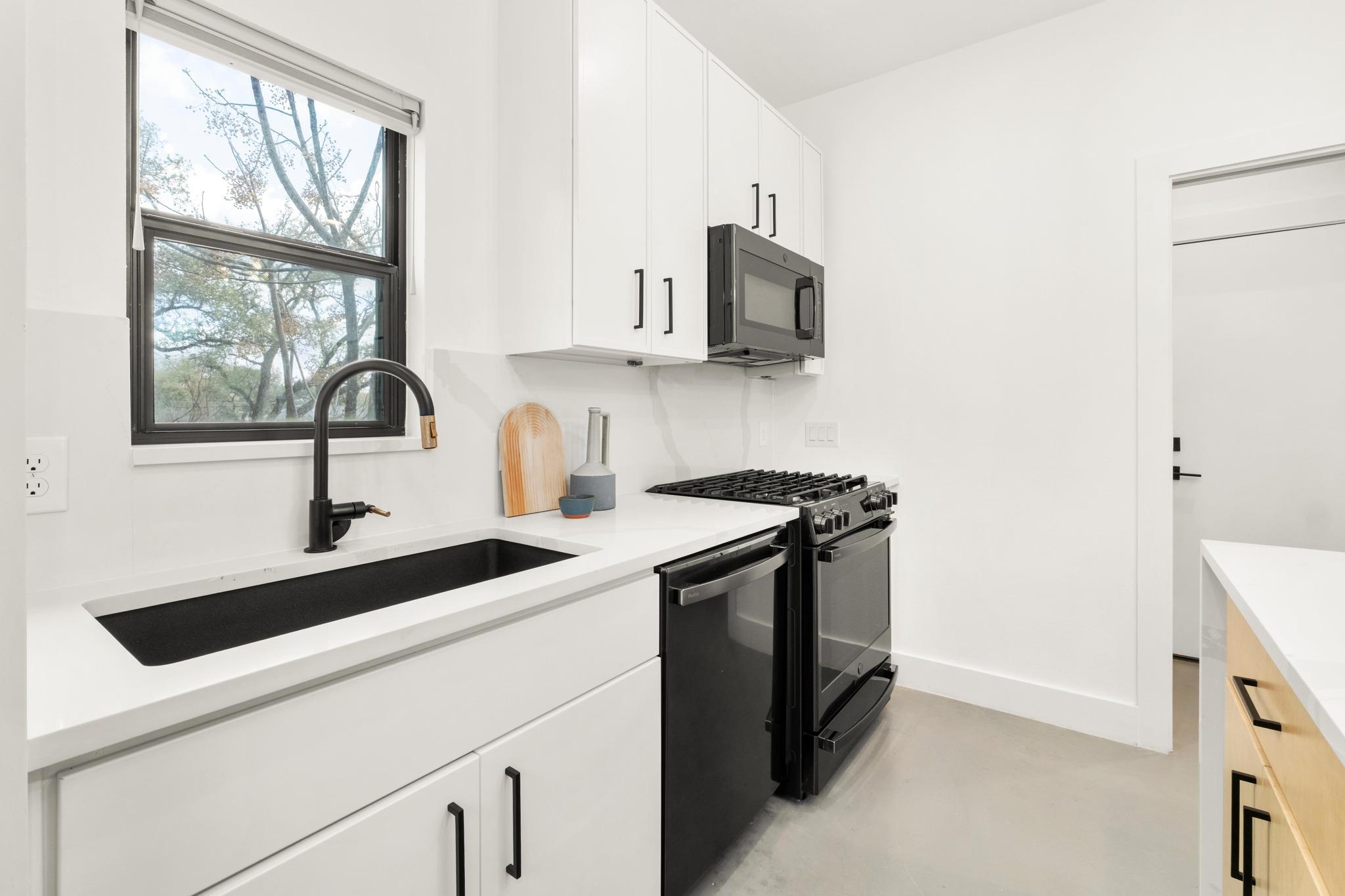 1183 Oakgrove Ave # 2, Austin, TX 78702