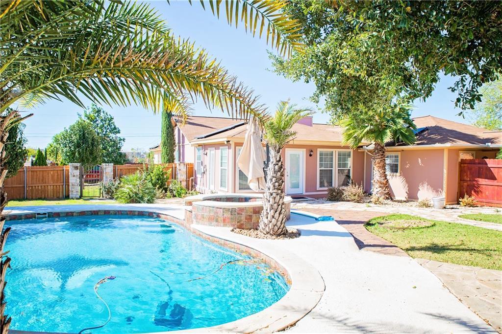 202 Spring Garden Dr # A, Hutto, TX 78634