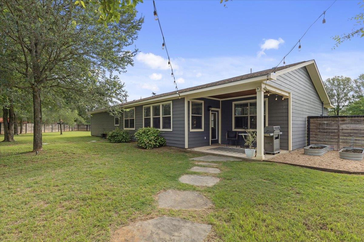 152 Keawakapu Dr, Bastrop, TX 78602