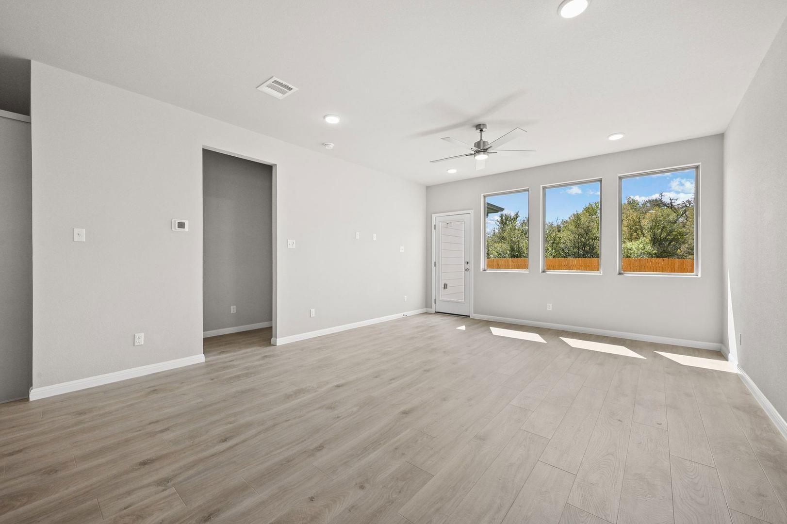 216 Hornet St, Elgin, TX 78621