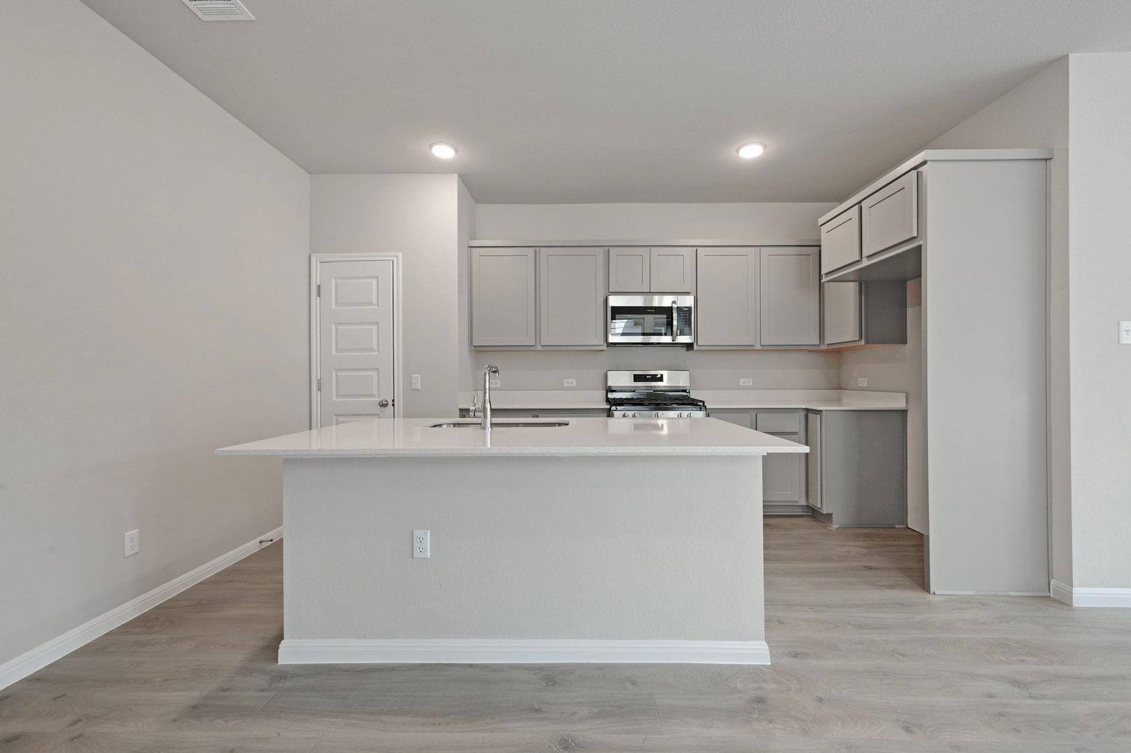 216 Hornet St, Elgin, TX 78621